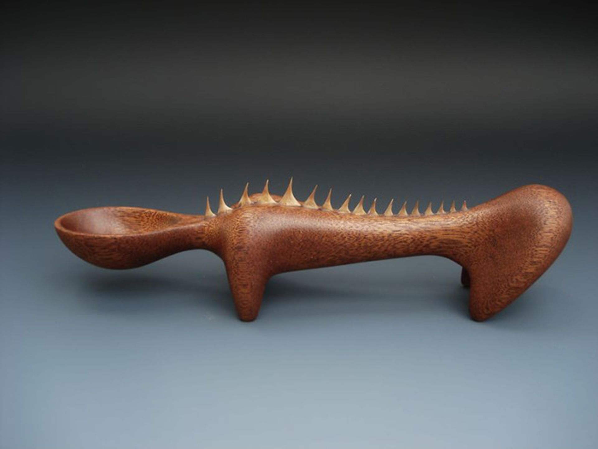 نگاهی به خلاقیت به کار رفته در ساخت قاشق‌های جوبی تری ویدنر