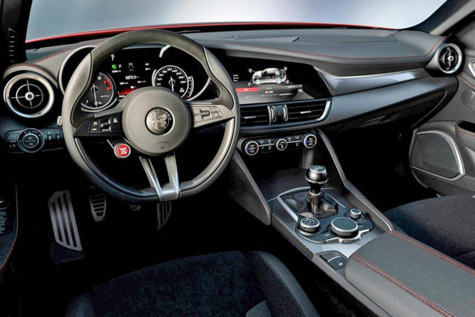 Alfa Romeo Giulia Quadrifoglio 2