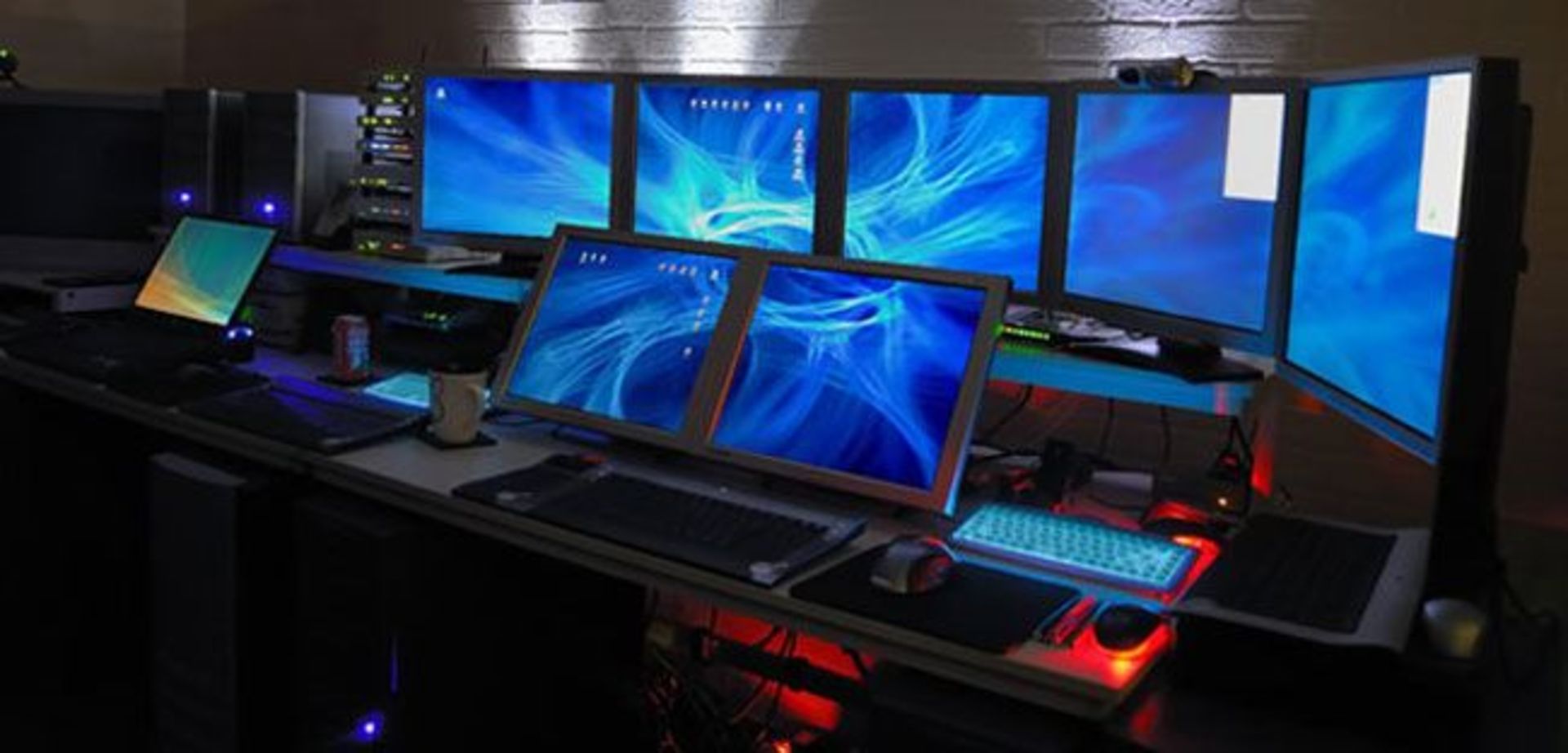 میز کامپیوتر حرفه ای