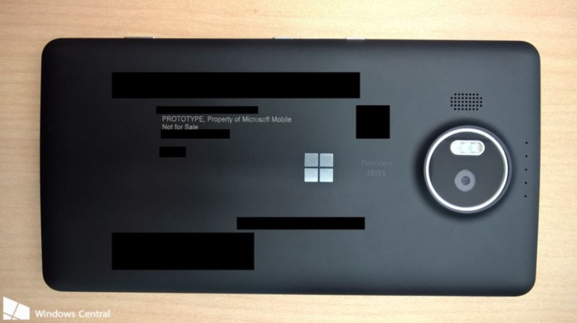 New images of the Lumia 950 and Lumia 950 XL are here.jpg