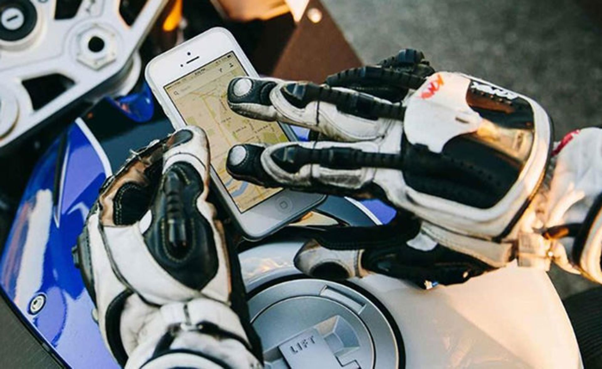 نانوتیپز و دستکش تاچ اسکرین