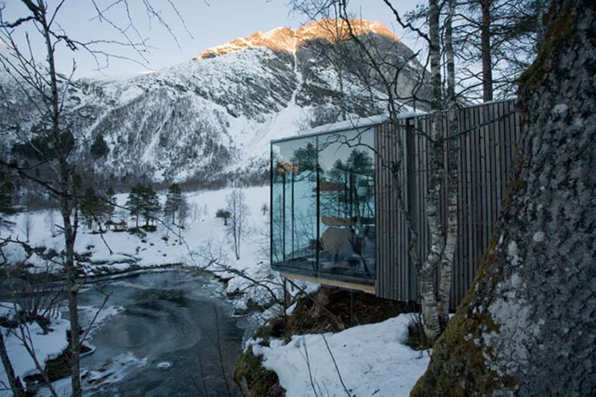 چشم انداز هتل رویایی نروژ