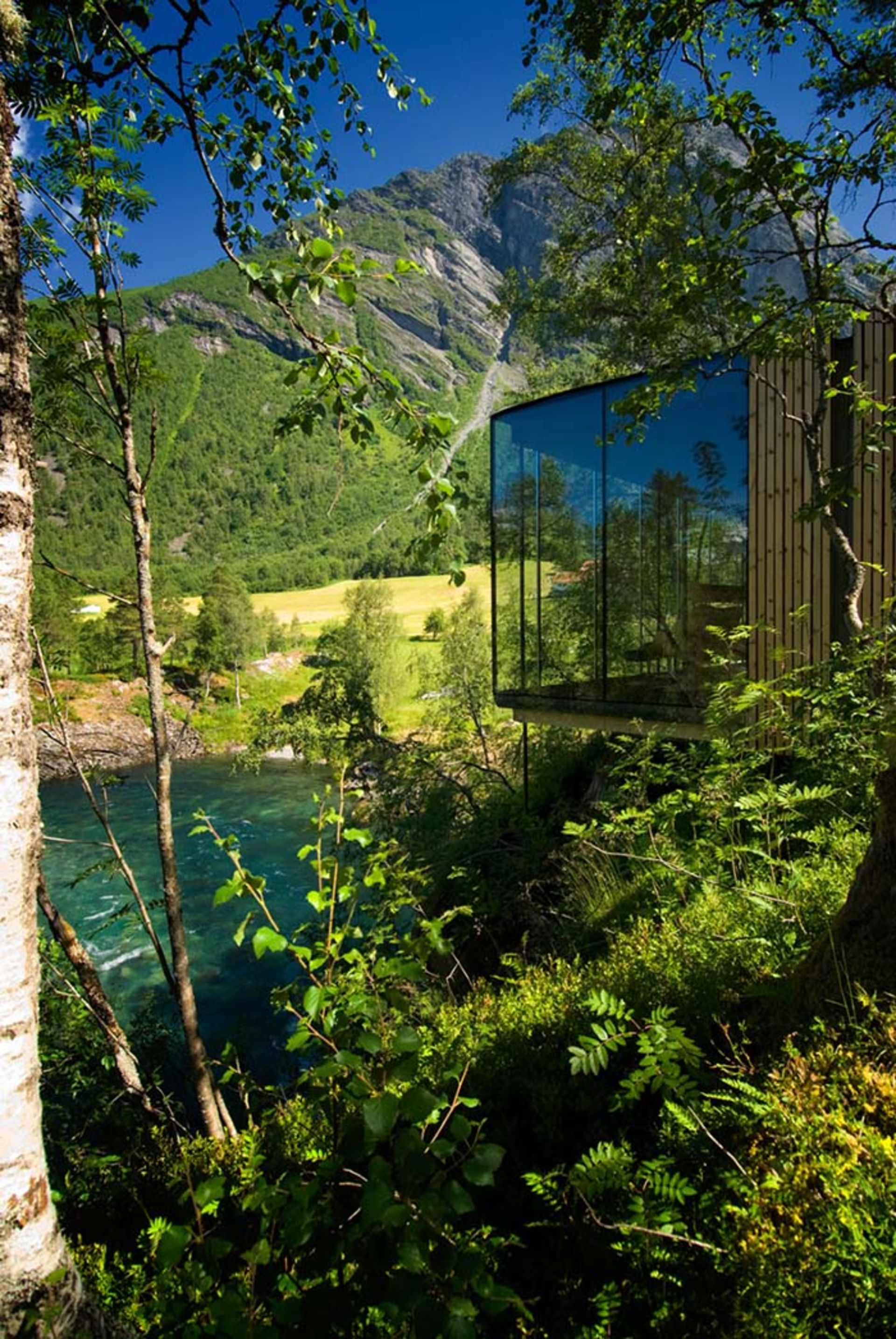 چشم انداز هتل رویایی نروژ