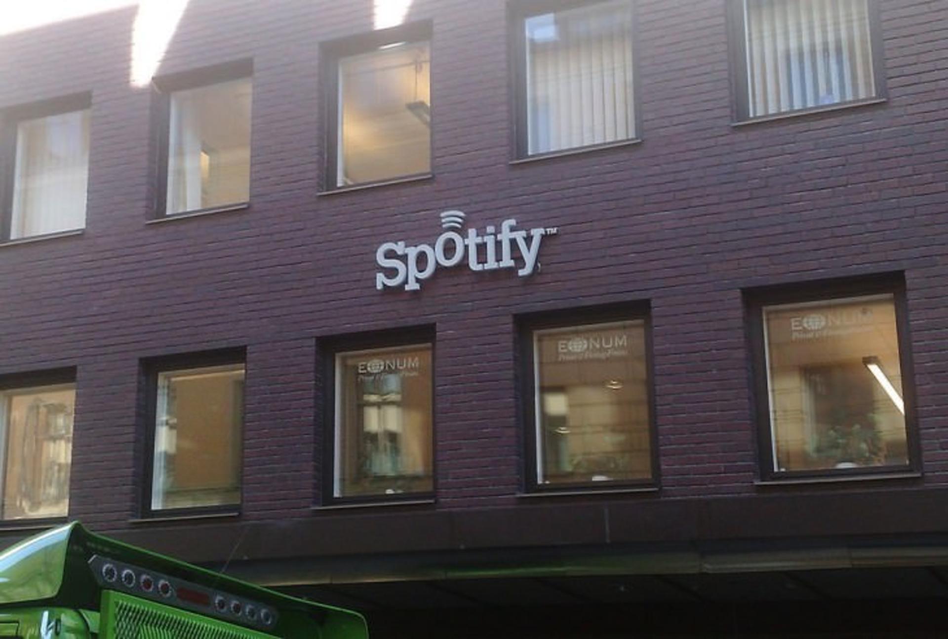1024px-Spotify HQ-730x492