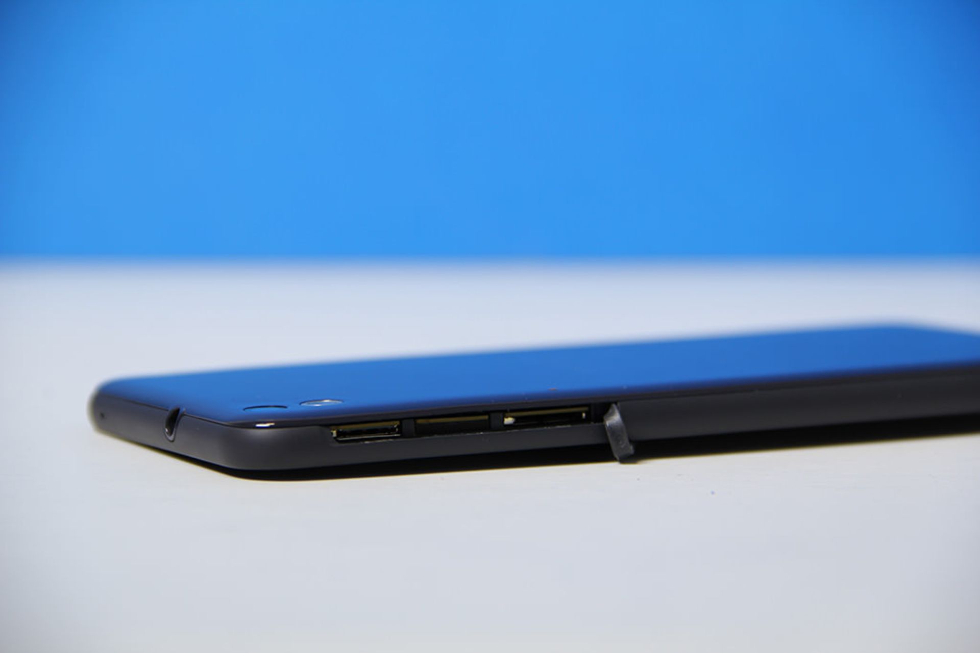 بررسی فبلت HTC Desire 816