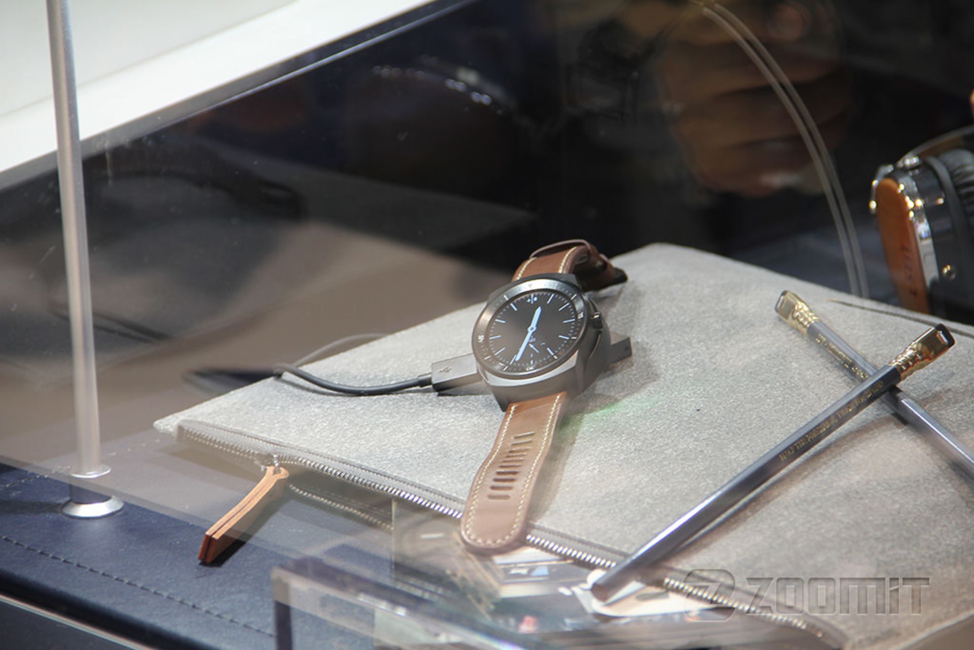 LG G Watch R - Zoomit