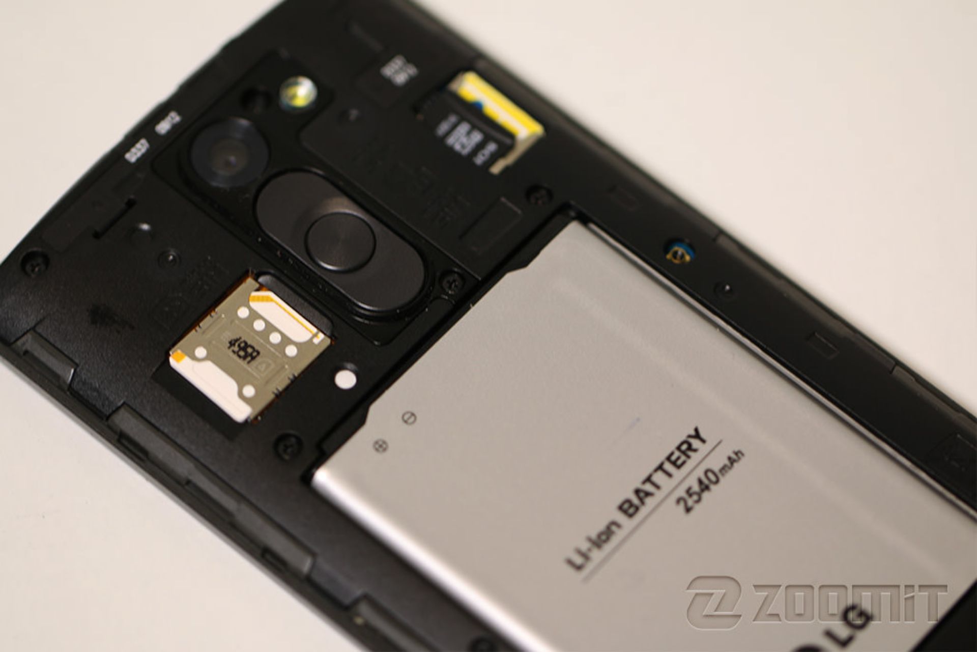 بررسی گوشی دو سیم‌کارت ال‌جی ال بلو (LG L Bello Dual Sim)