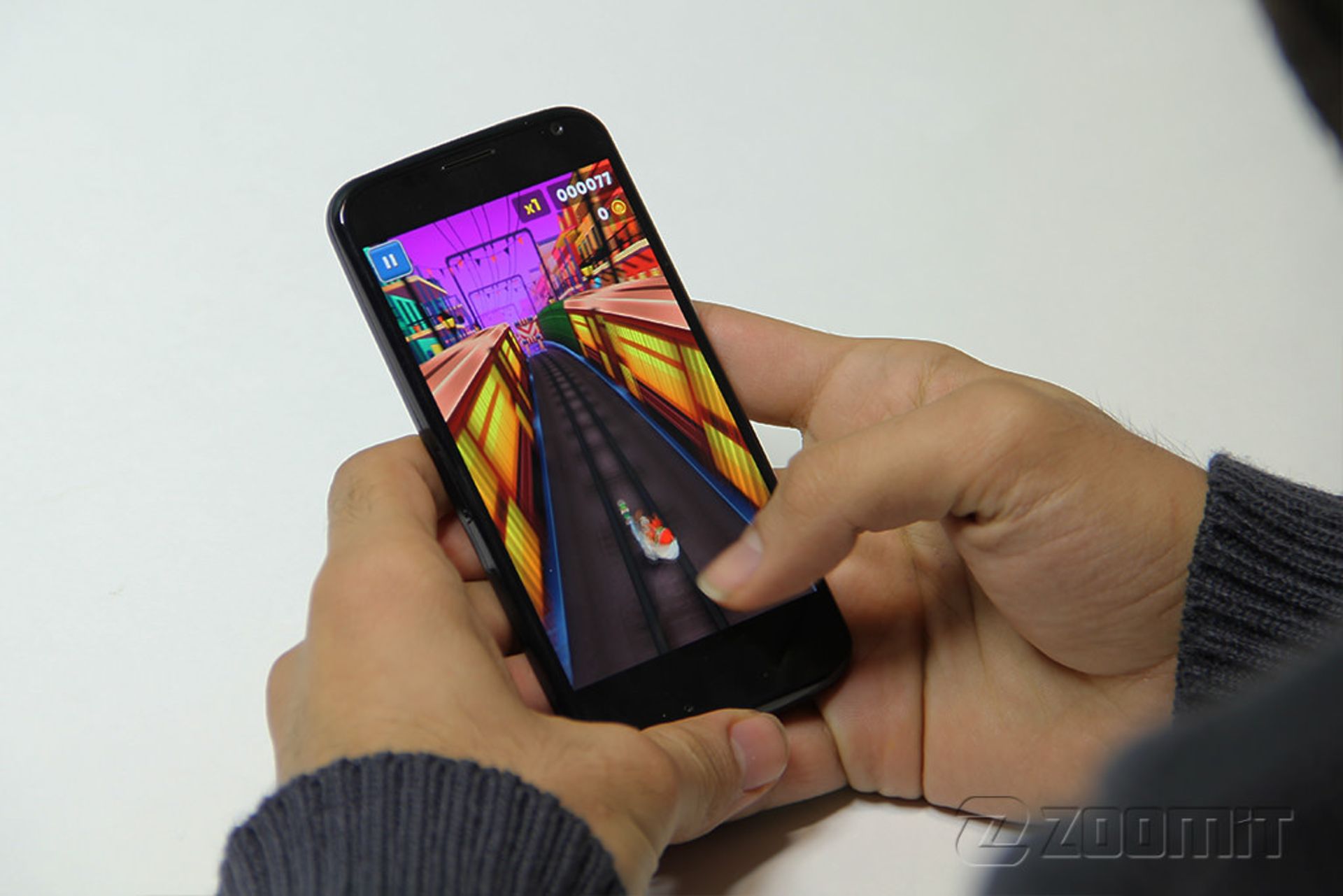 بررسی گوشی Moto X 2013 موتورولا