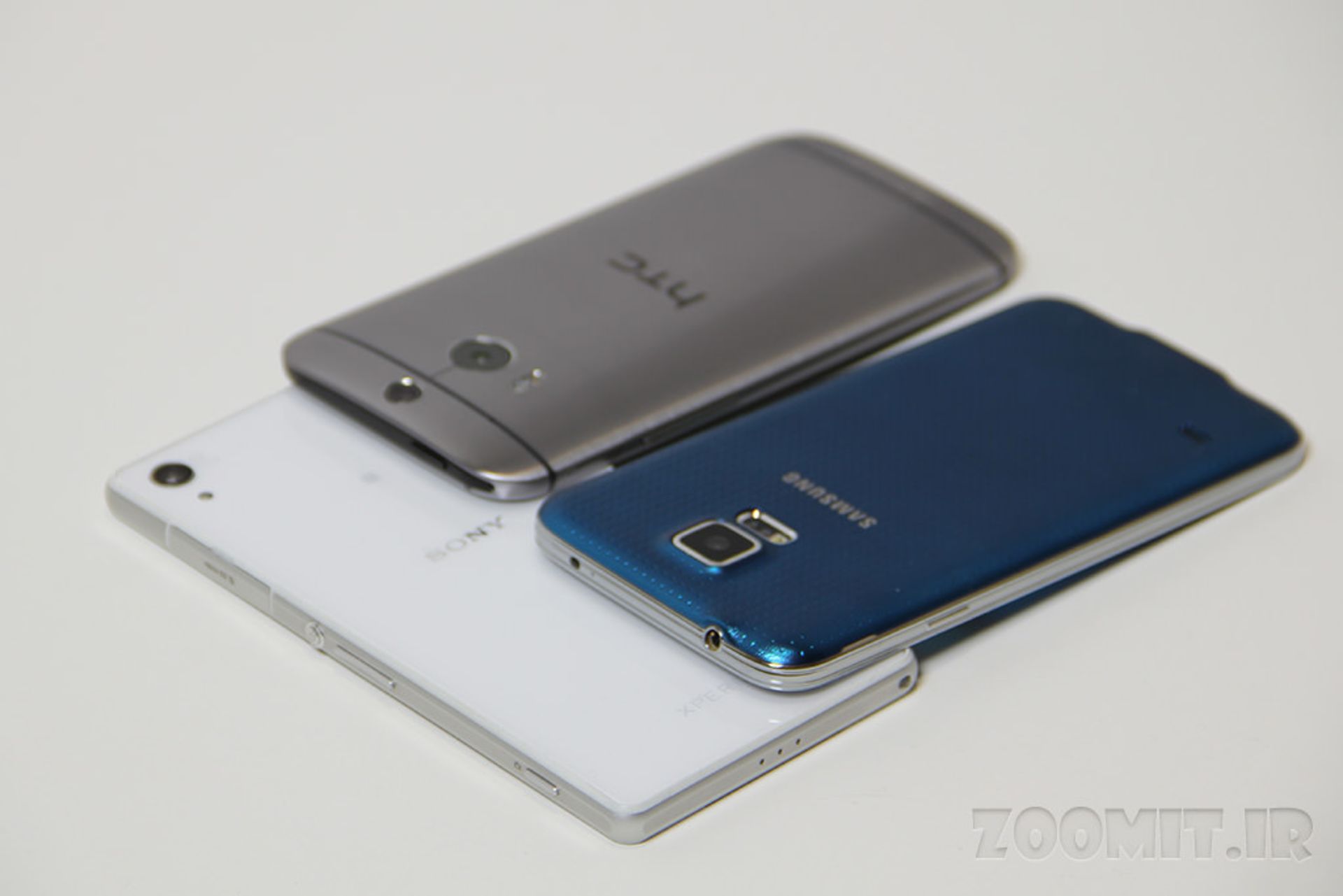 ٓXperia Z2 vs Galaxy S5 vs HTC One M8