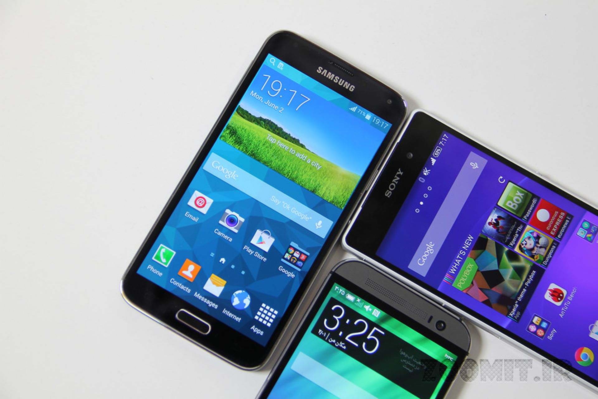Display Test HTC One M8 vs Galaxy S5 vs Xperia Z2