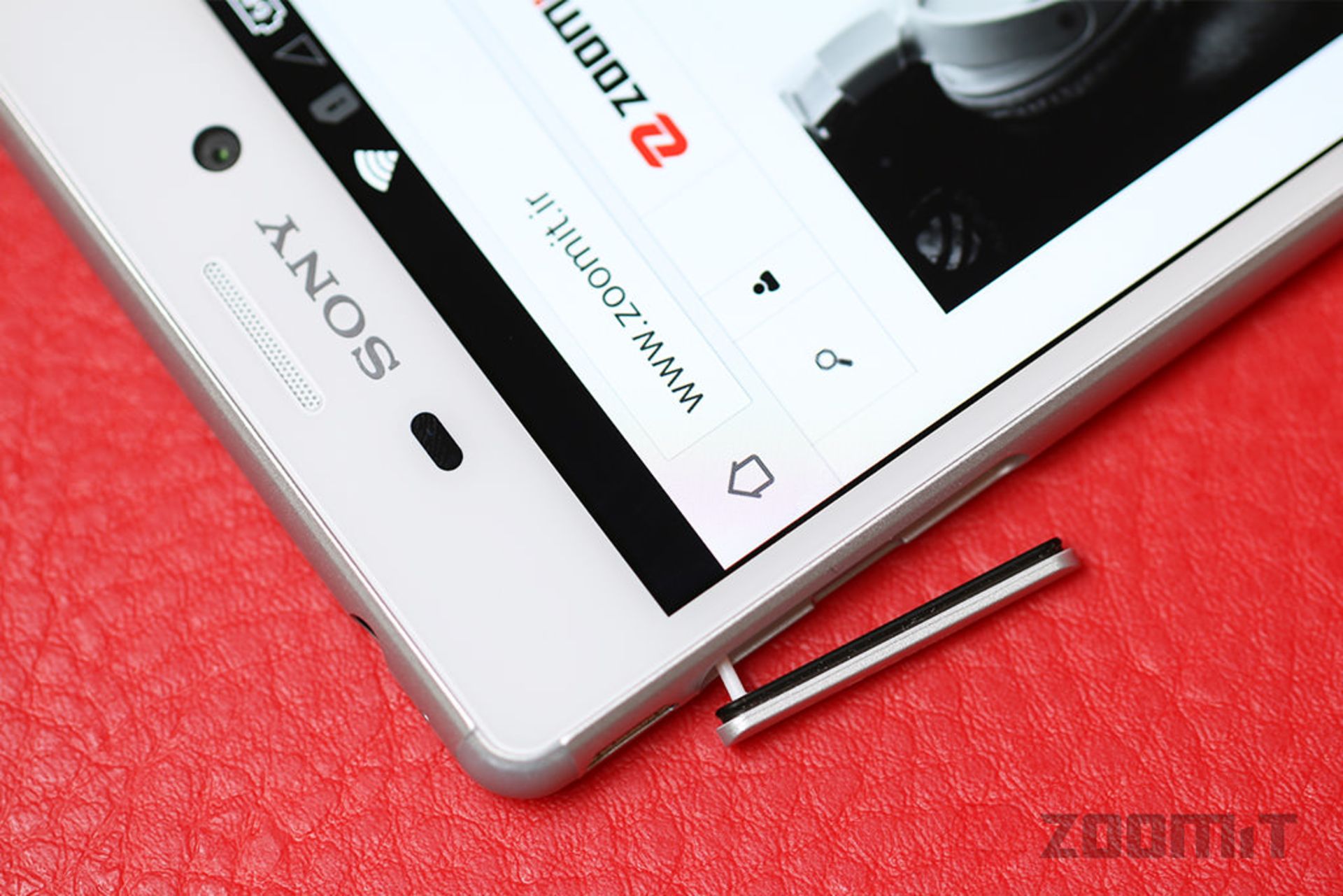 اکسپریا ام 4 آکوا