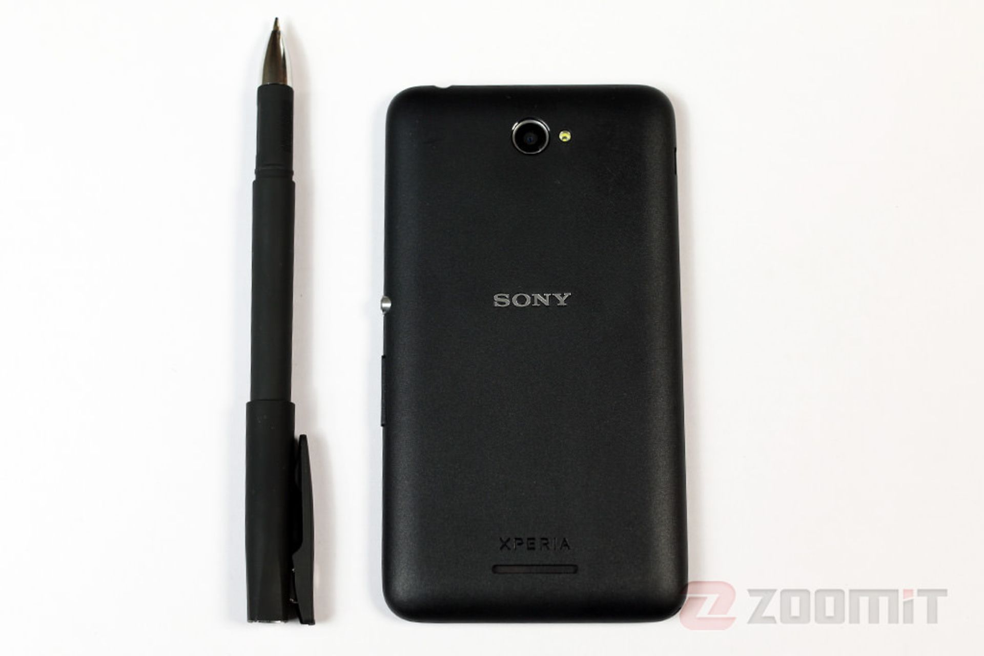 بررسی گوشی اکسپریا E4 سونی