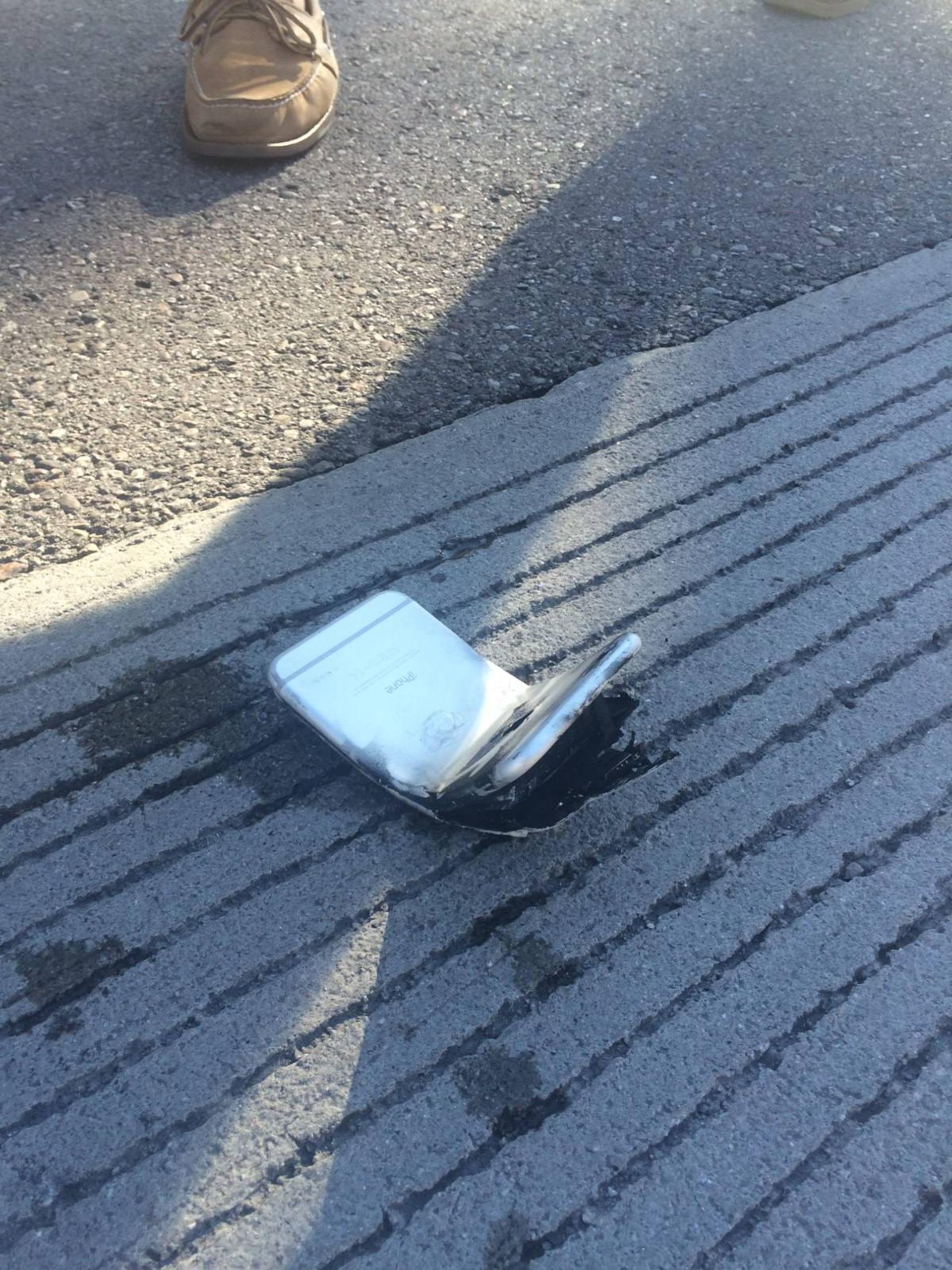 phone-in-street-e1413317087312