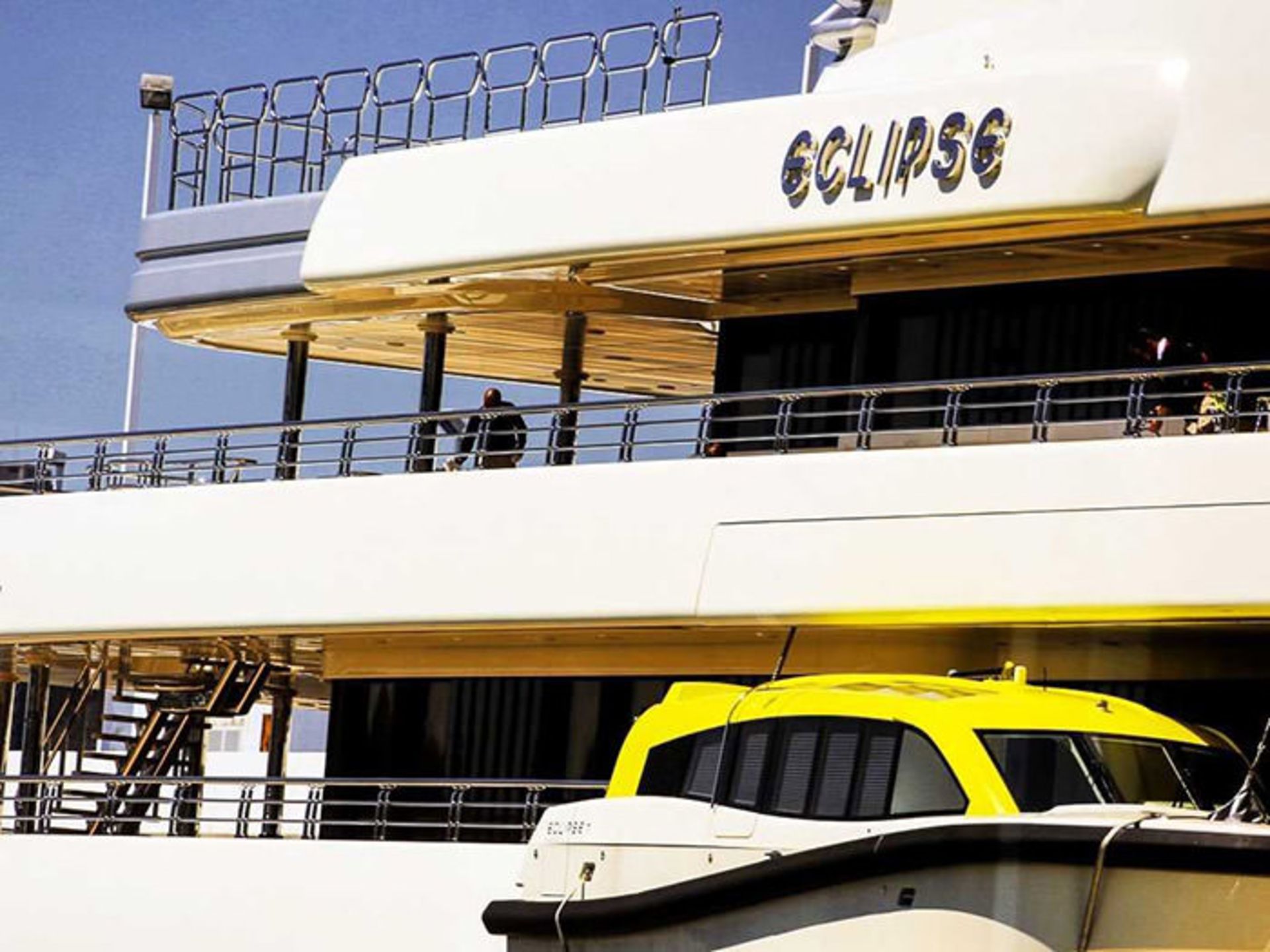 کشتی تفریحی کسوف متعلق به رومن آبراموویچ