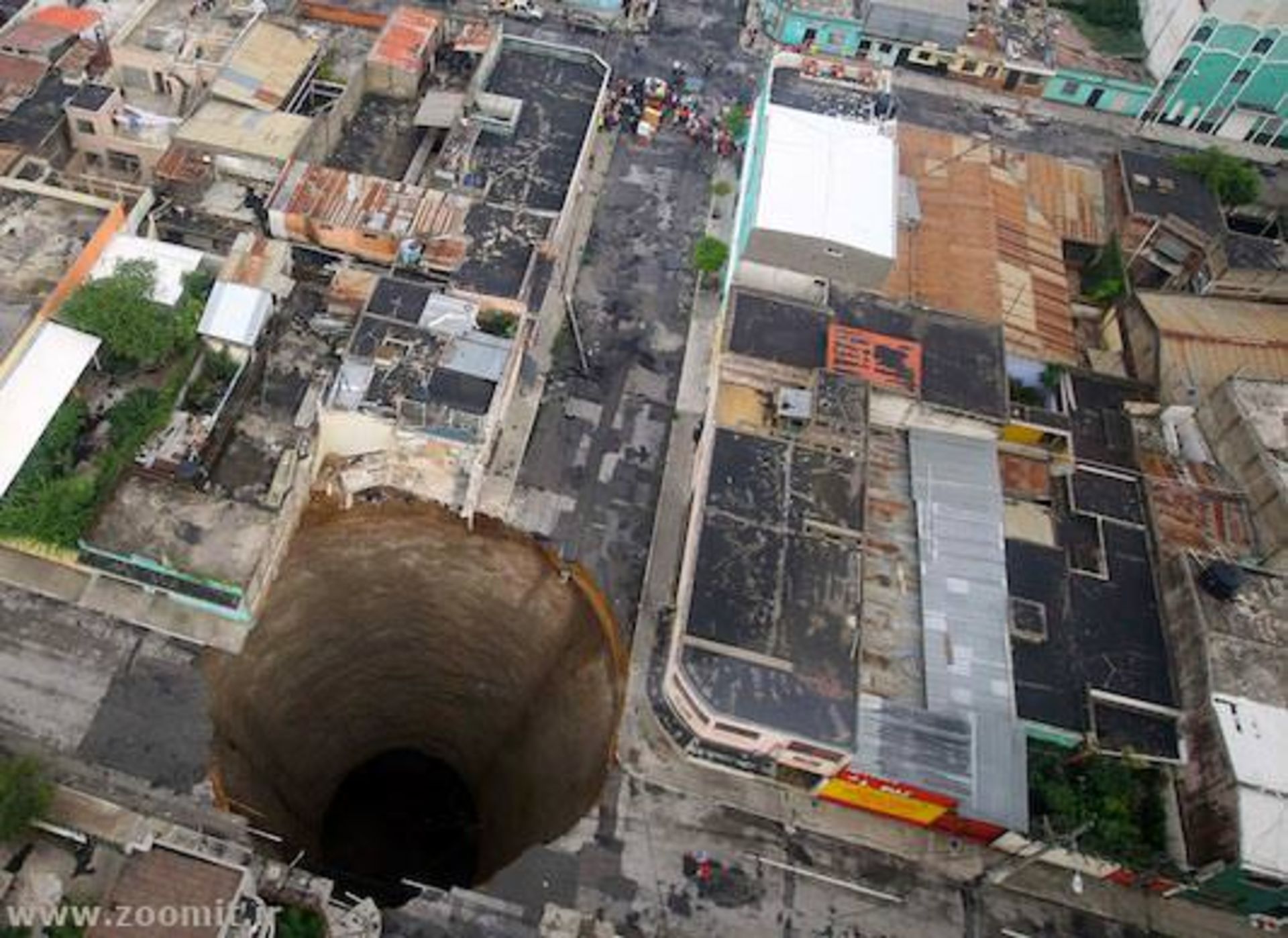 guatemala_sinkhole_s