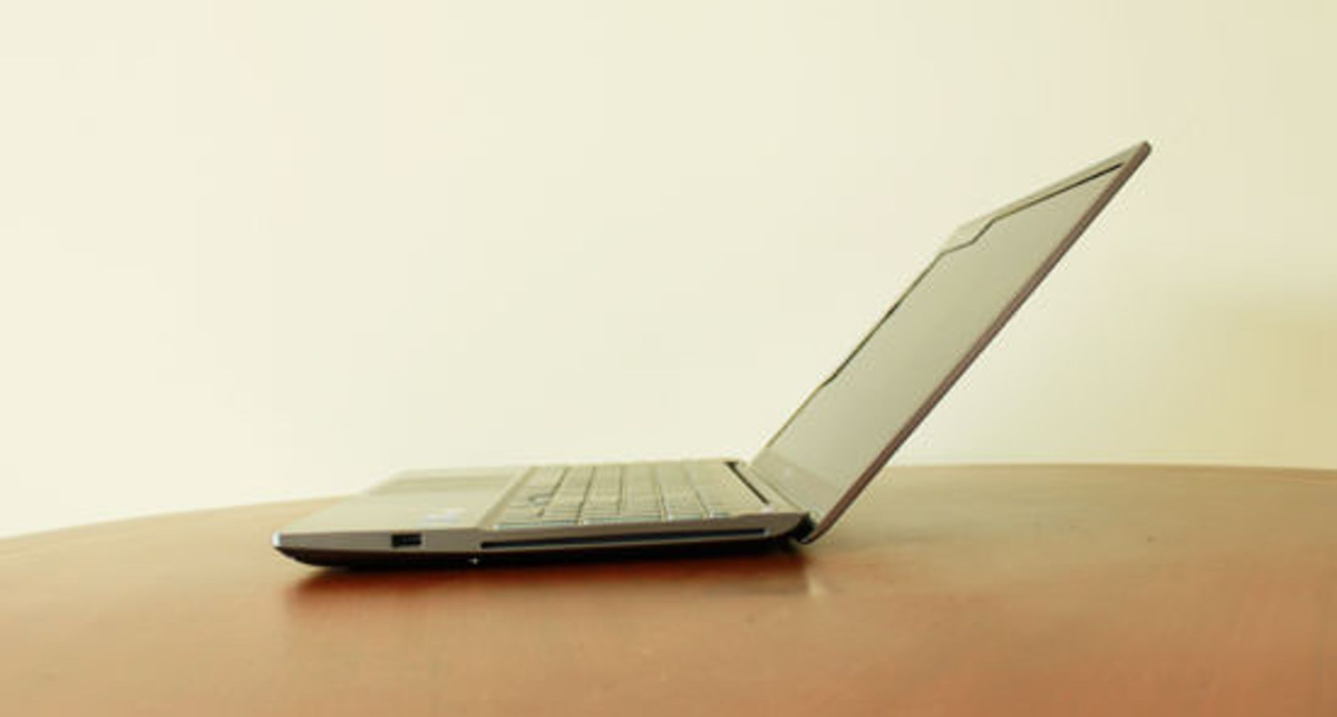 samsung_series_7_chronos_open