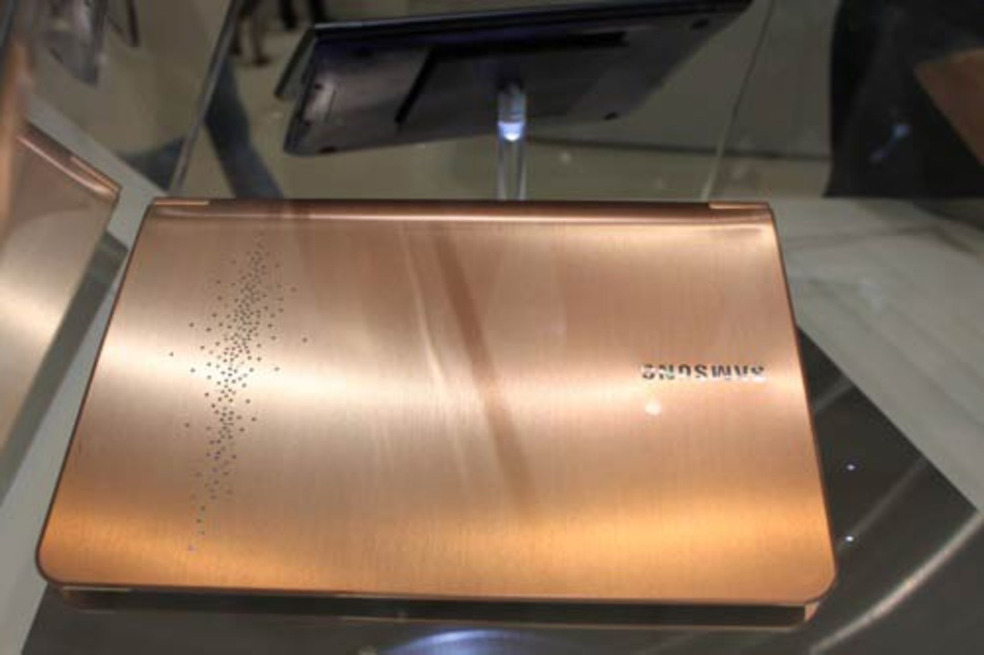 series9d_luxury_rose2