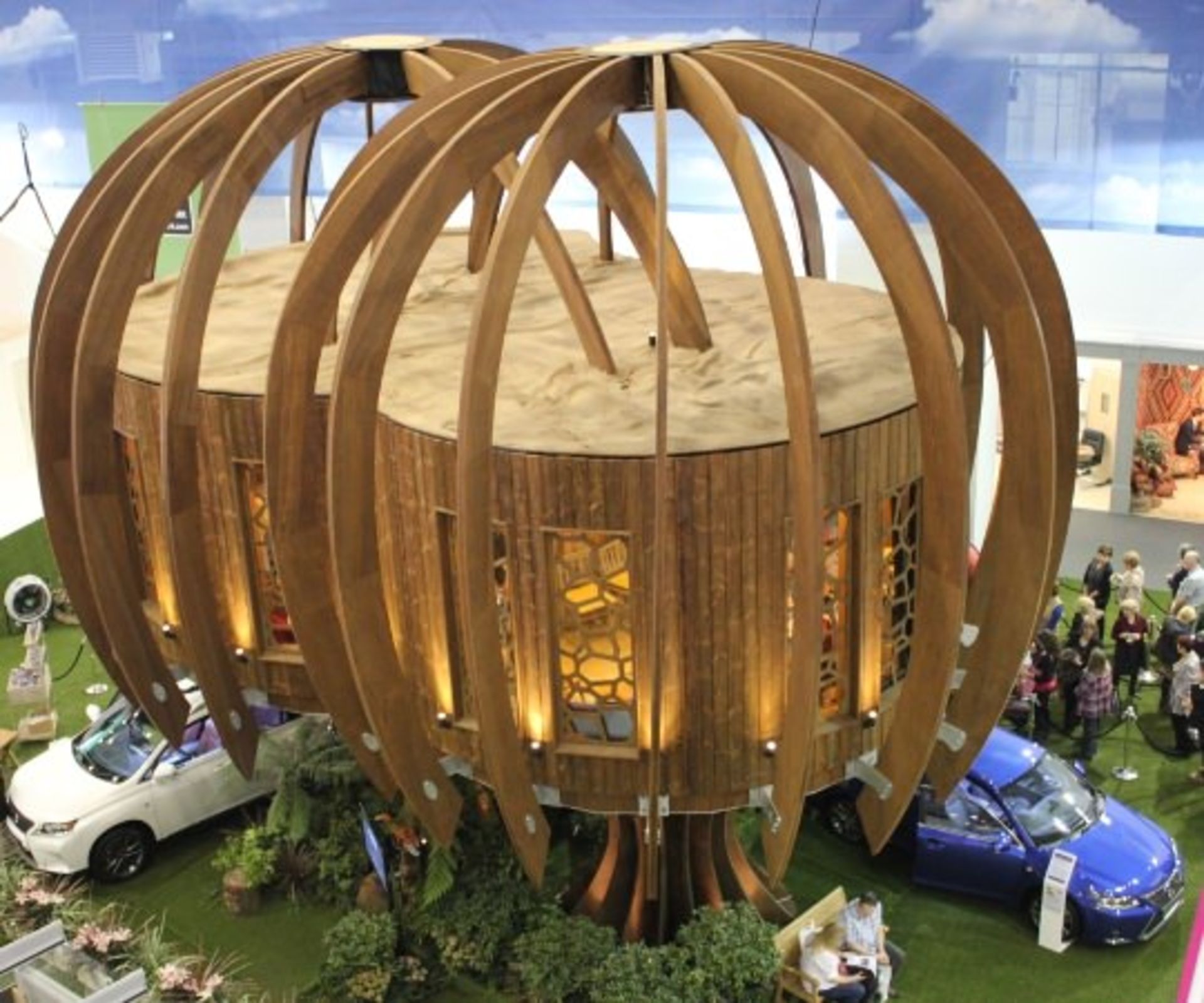 اولین خانه درختی کامل جهان به نام خانه درختی آرامش