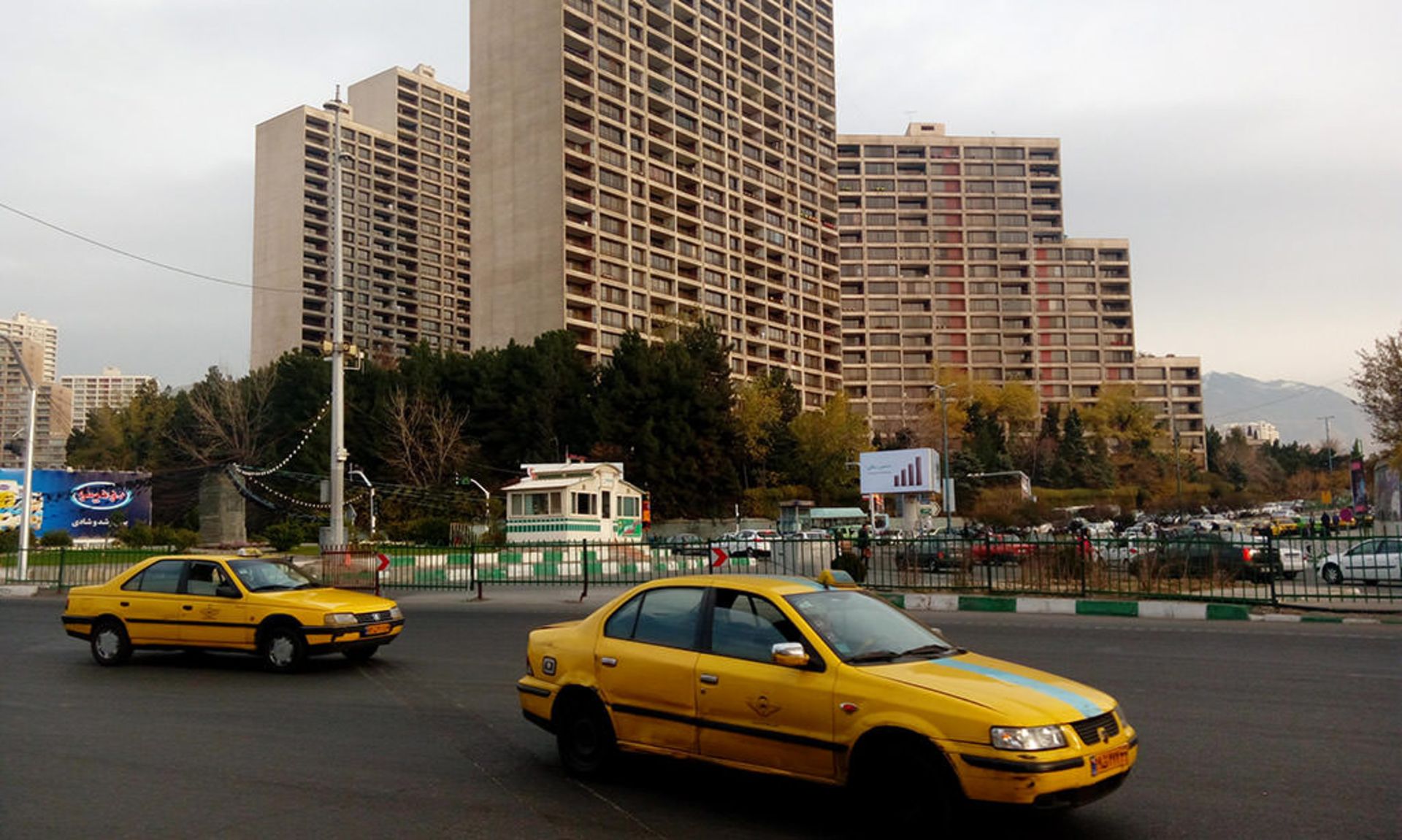 بررسی دیزایر 820 جی پلاس اچ‌تی‌سی