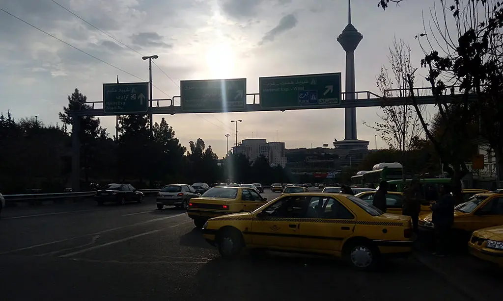 بررسی دیزایر 820 جی پلاس اچ‌تی‌سی