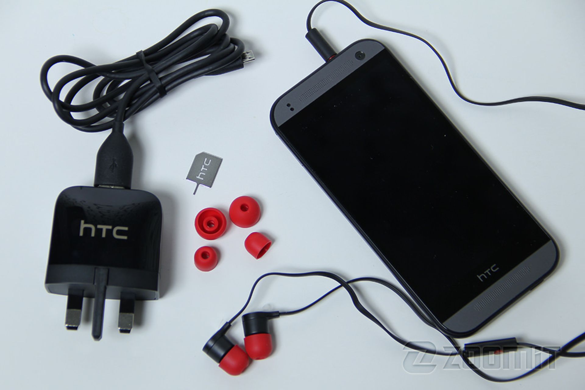 بررسی تلفن One M8 mini اچ‌تی‌سی