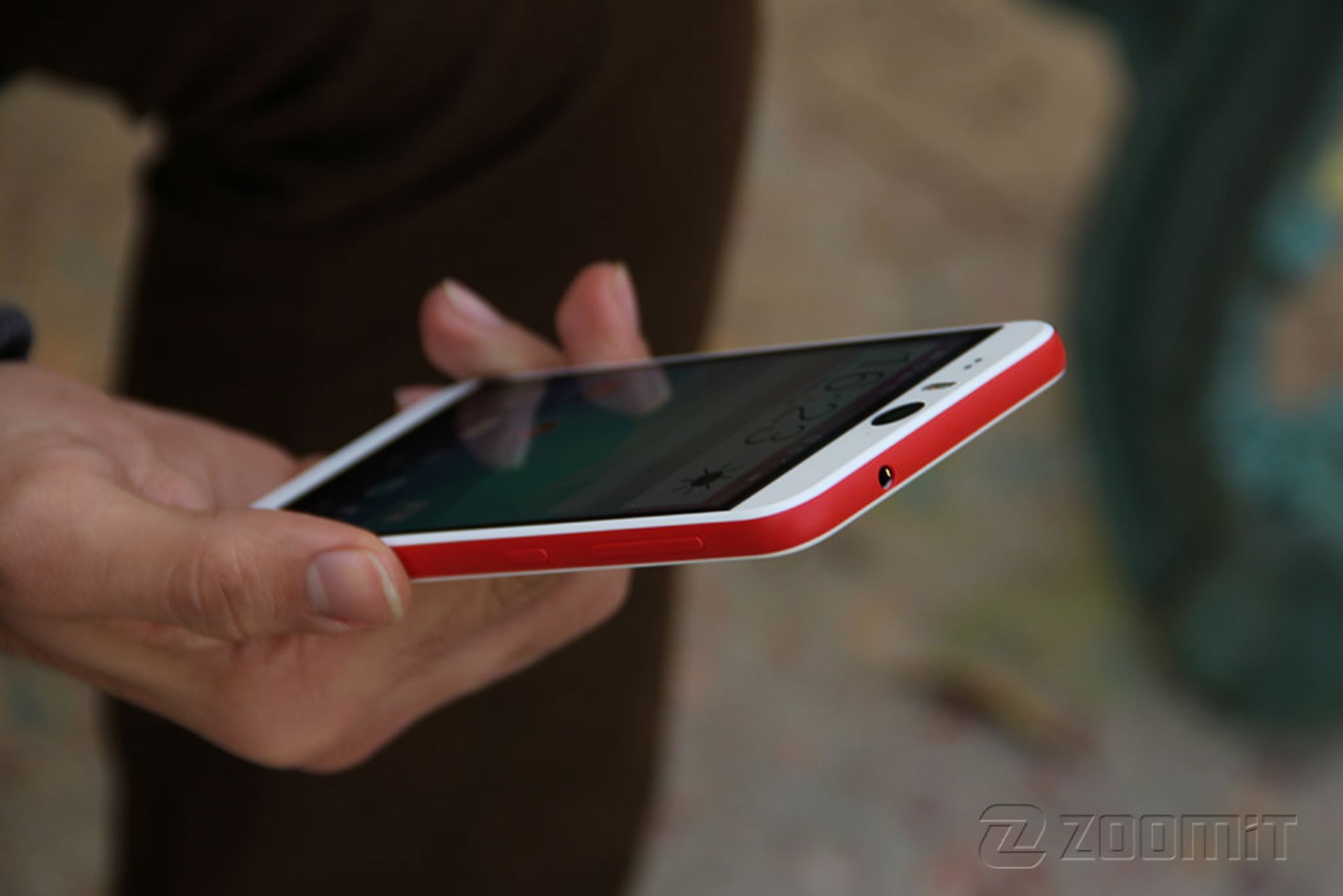 بررسی گوشی دیزایر آی اچ‌تی‌سی (HTC Desire EYE)