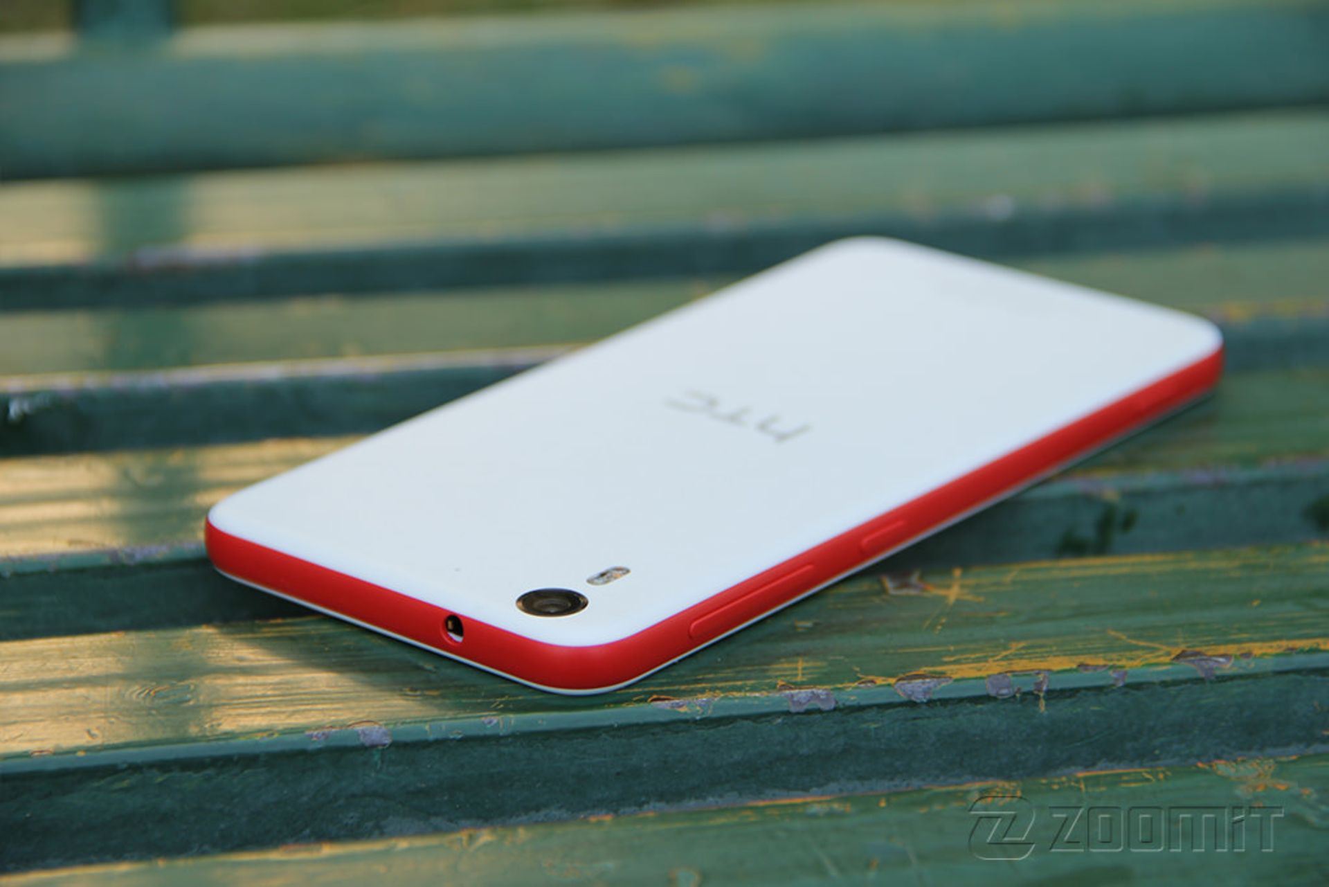 بررسی گوشی دیزایر آی اچ‌تی‌سی (HTC Desire EYE)