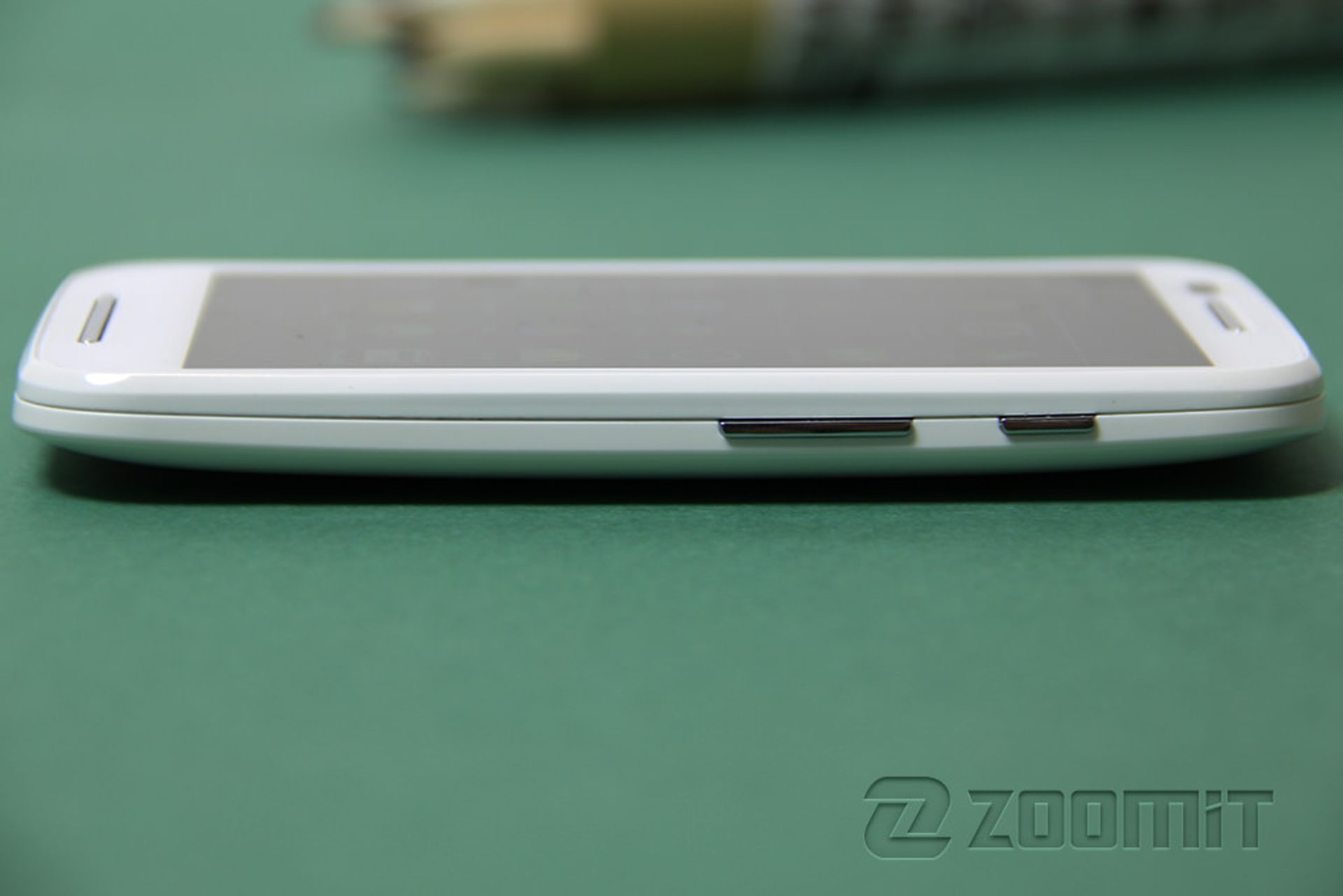 بررسی گوشی هوشمند Moto E موتورولا