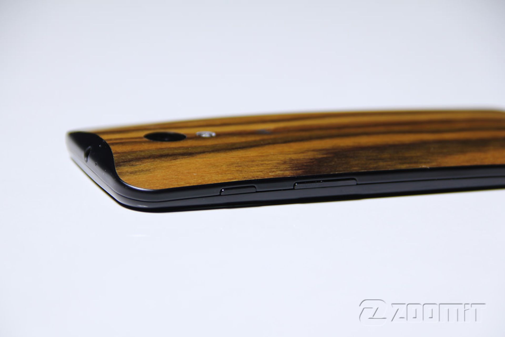 بررسی گوشی Moto X 2013 موتورولا