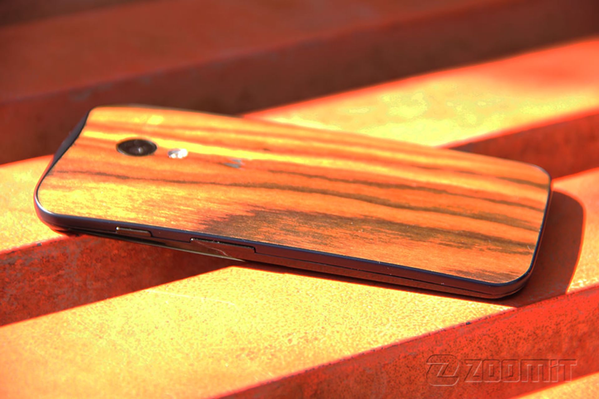 بررسی گوشی Moto X 2013 موتورولا