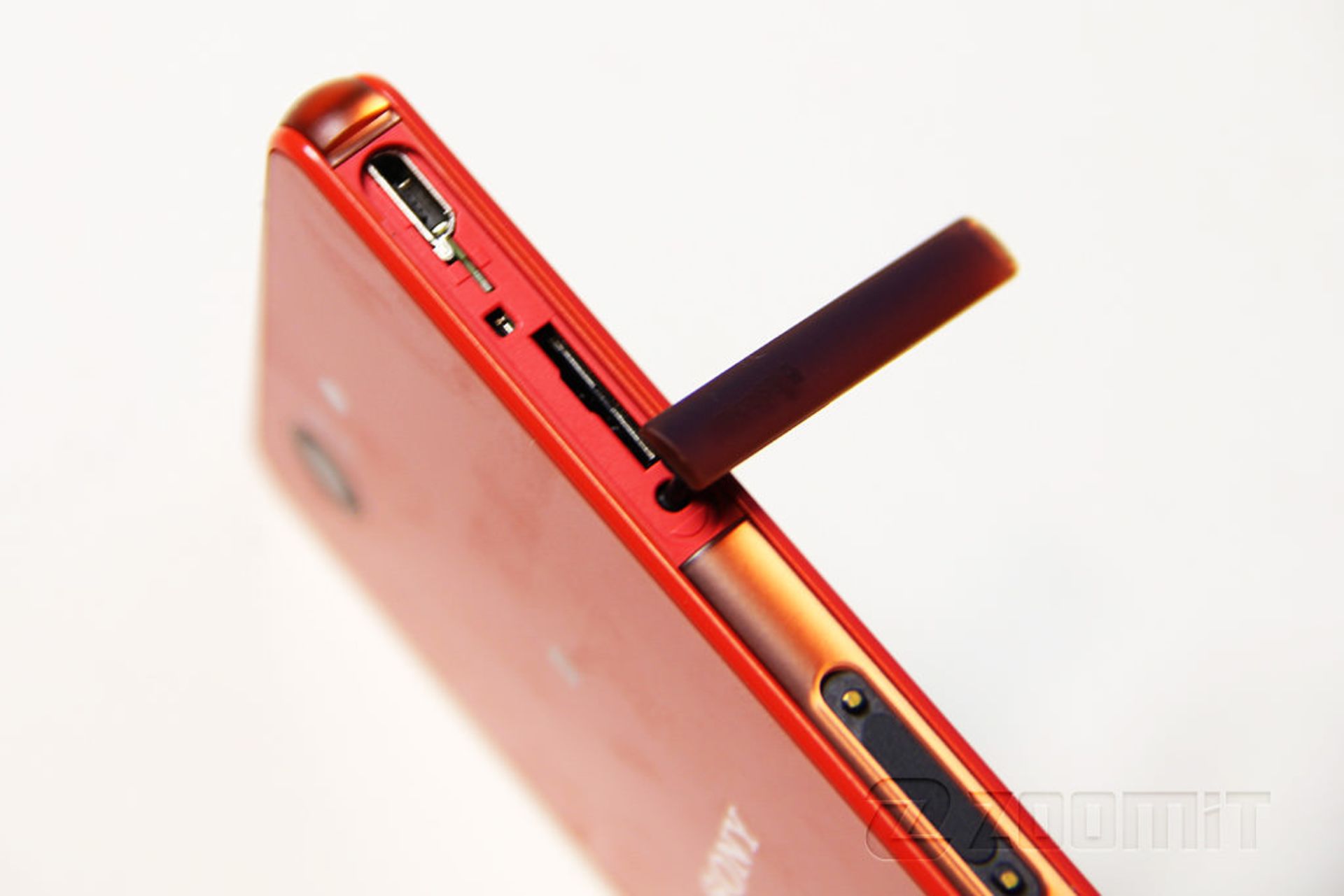 بررسی گوشی اکسپریا زد 3 کامپکت سونی