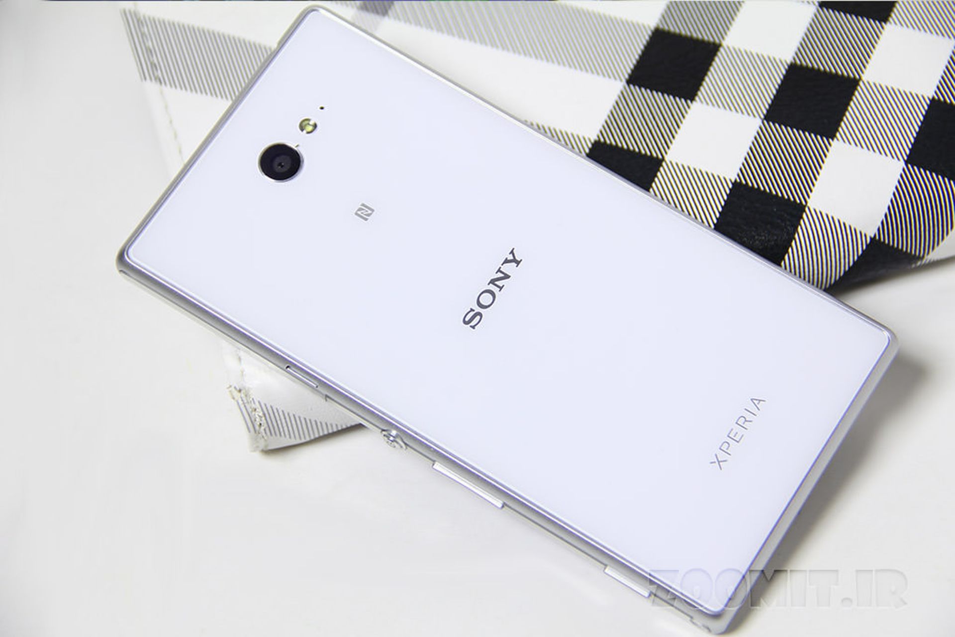 بررسی Xperia M2 Dual سونی
