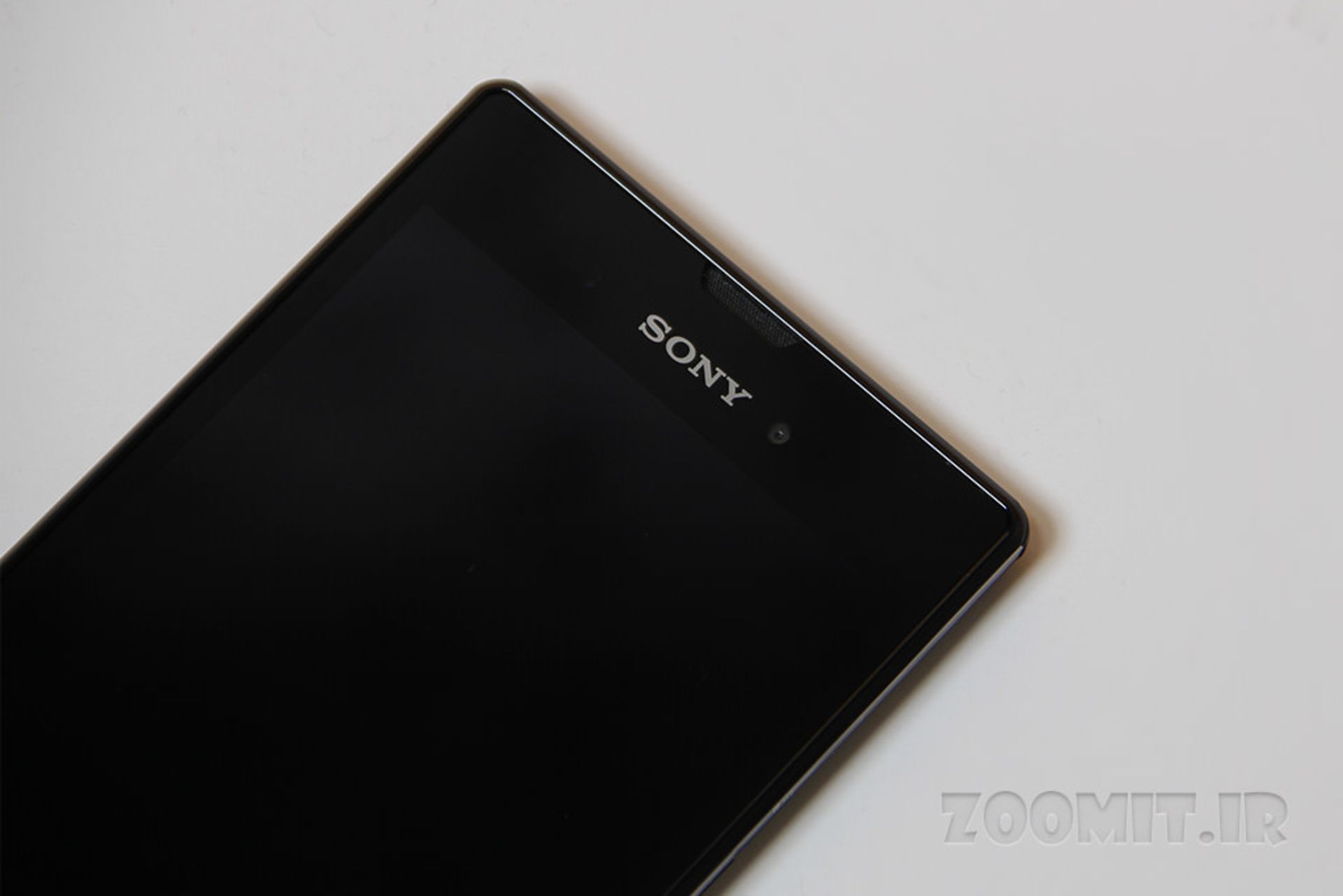 بررسی تلفن میان رده‌ی Xperia T3 سونی