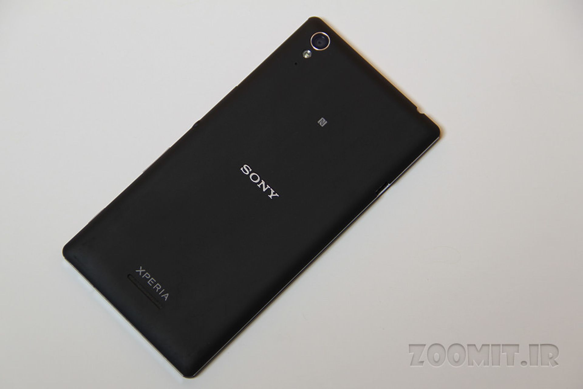 بررسی تلفن میان رده‌ی Xperia T3 سونی