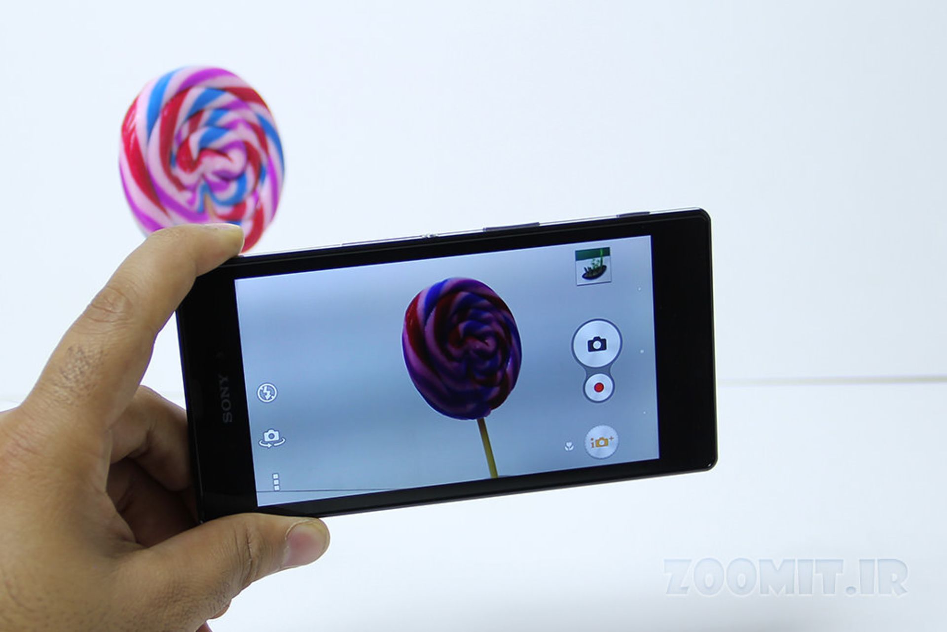 بررسی تلفن میان رده‌ی Xperia T3 سونی