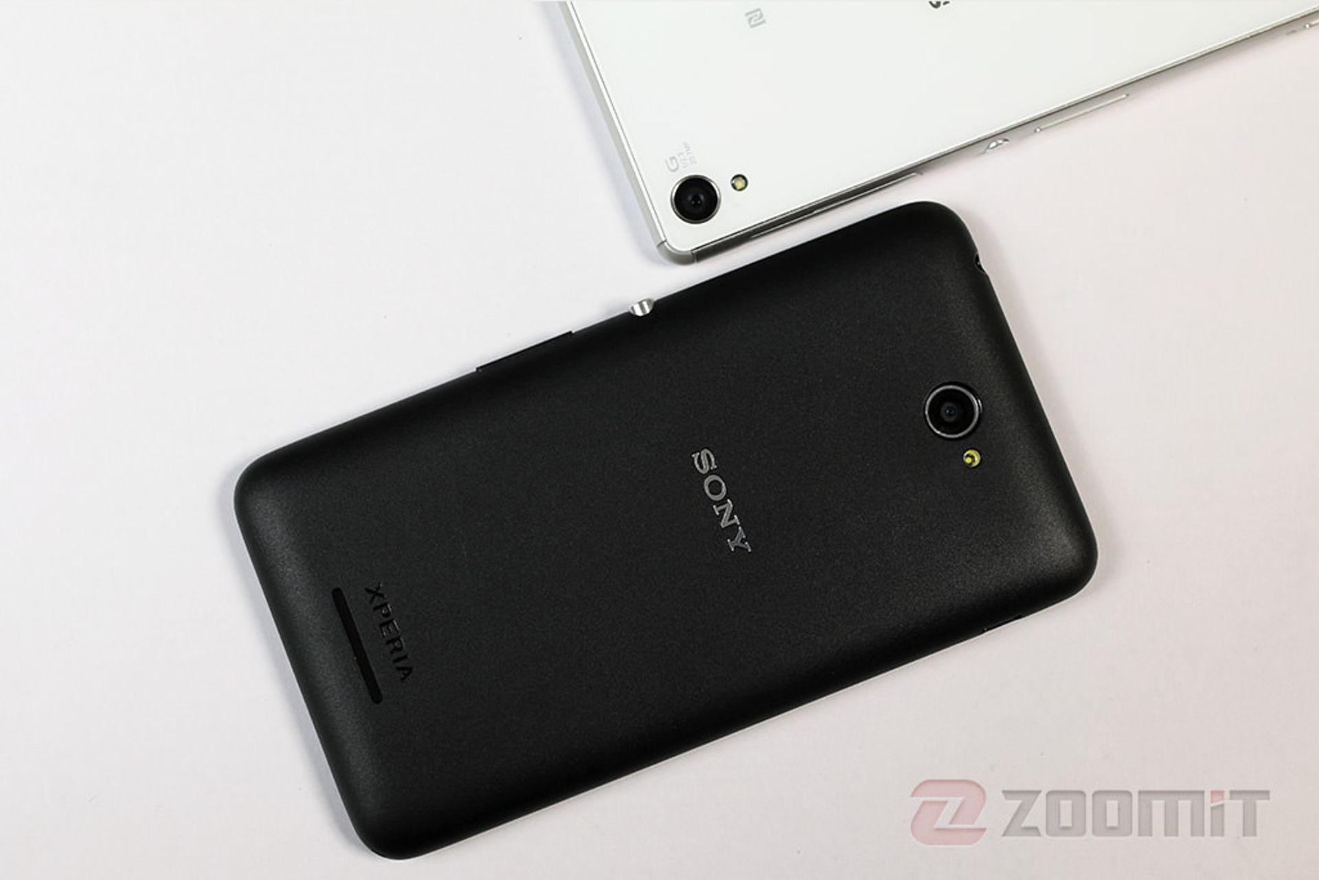 بررسی گوشی اکسپریا E4 سونی