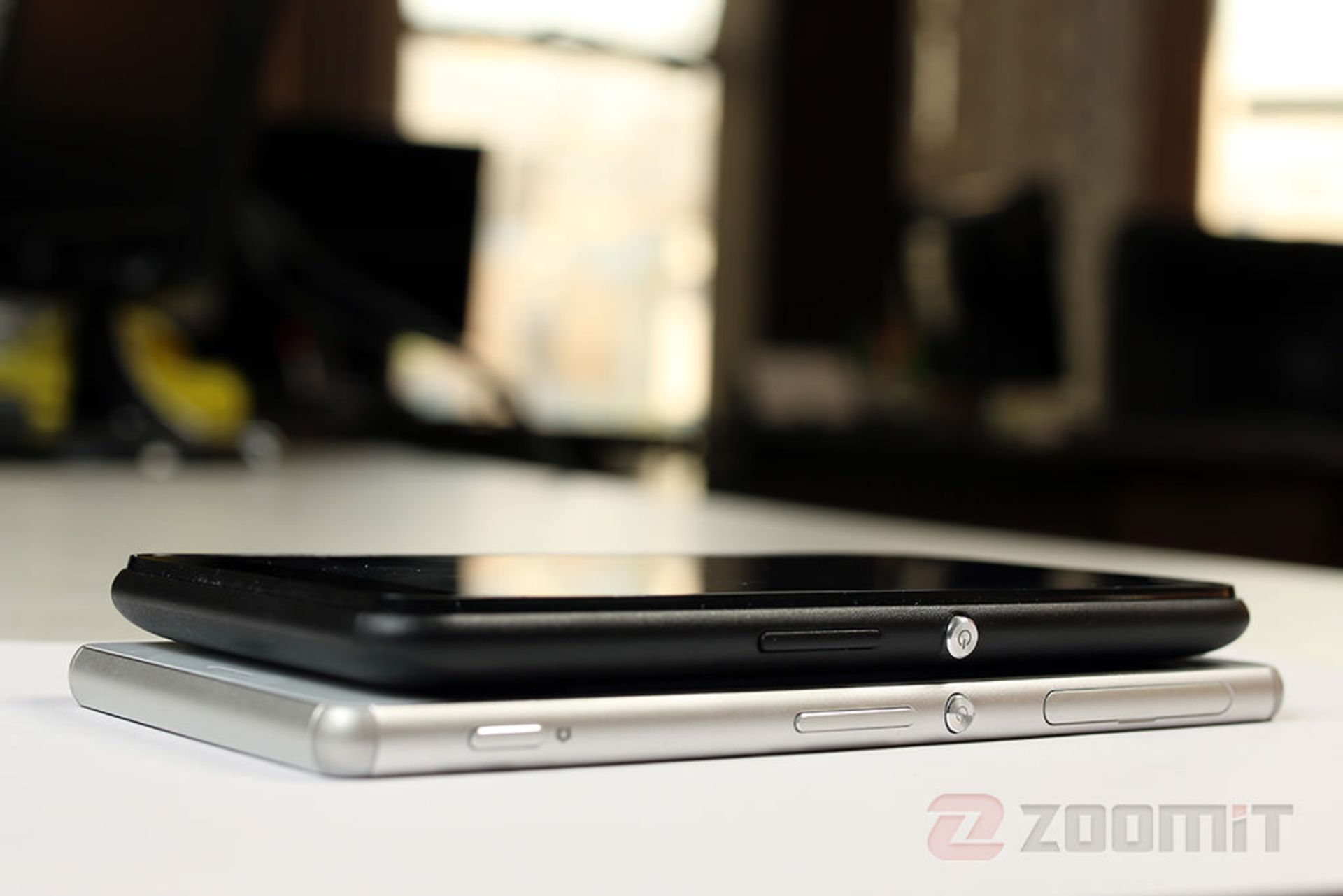 بررسی گوشی اکسپریا E4 سونی