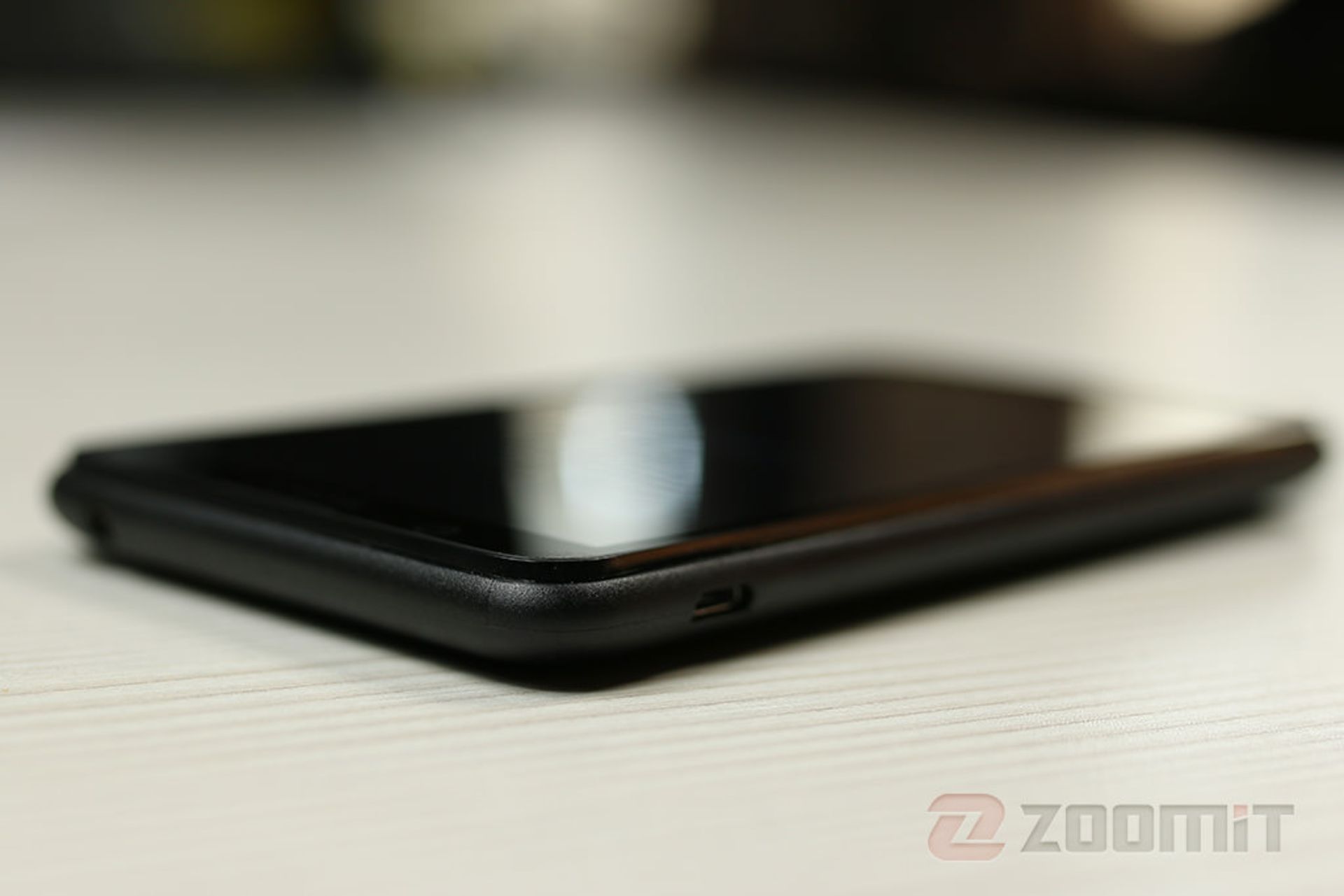 بررسی گوشی اکسپریا E4 سونی