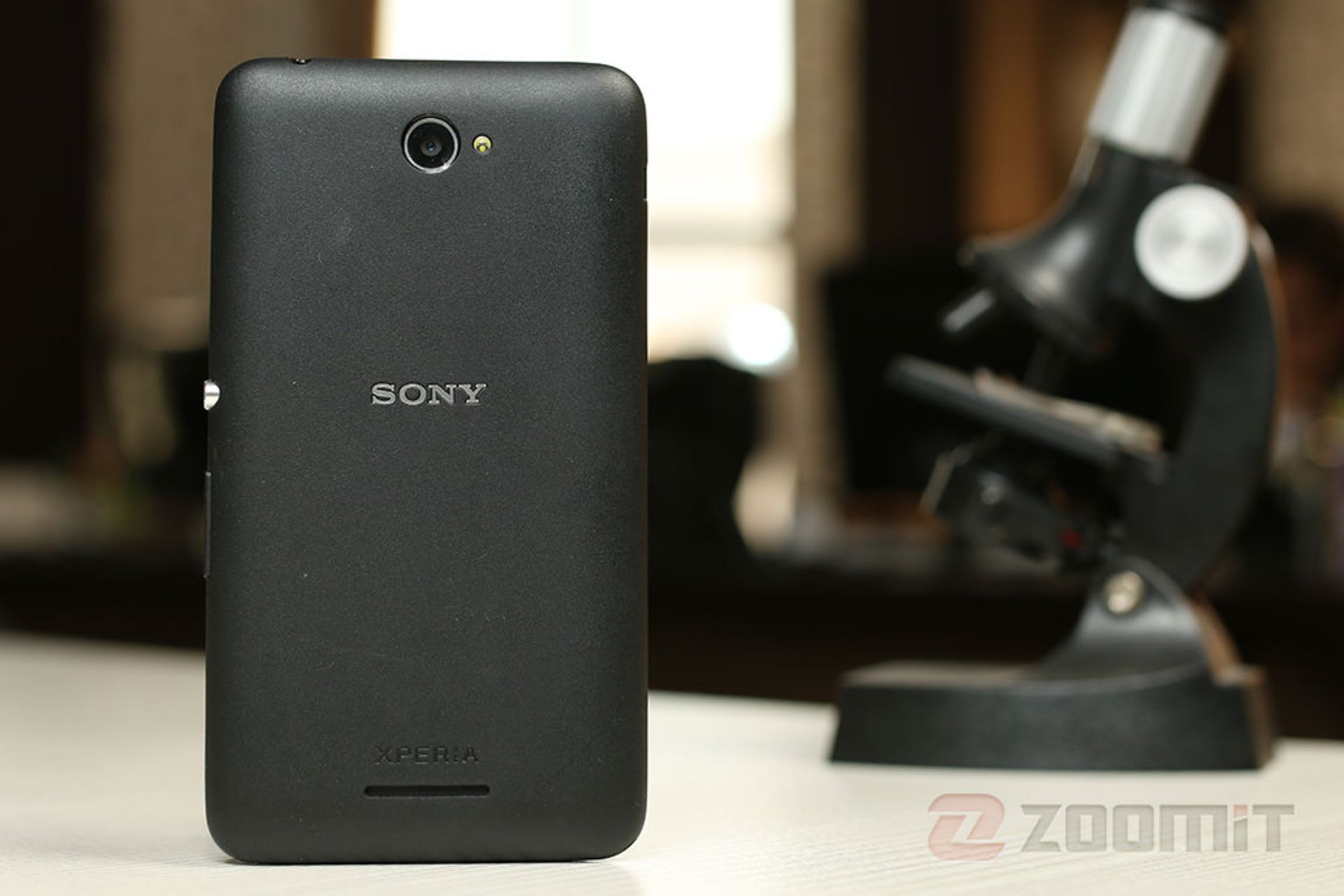 بررسی گوشی اکسپریا E4 سونی