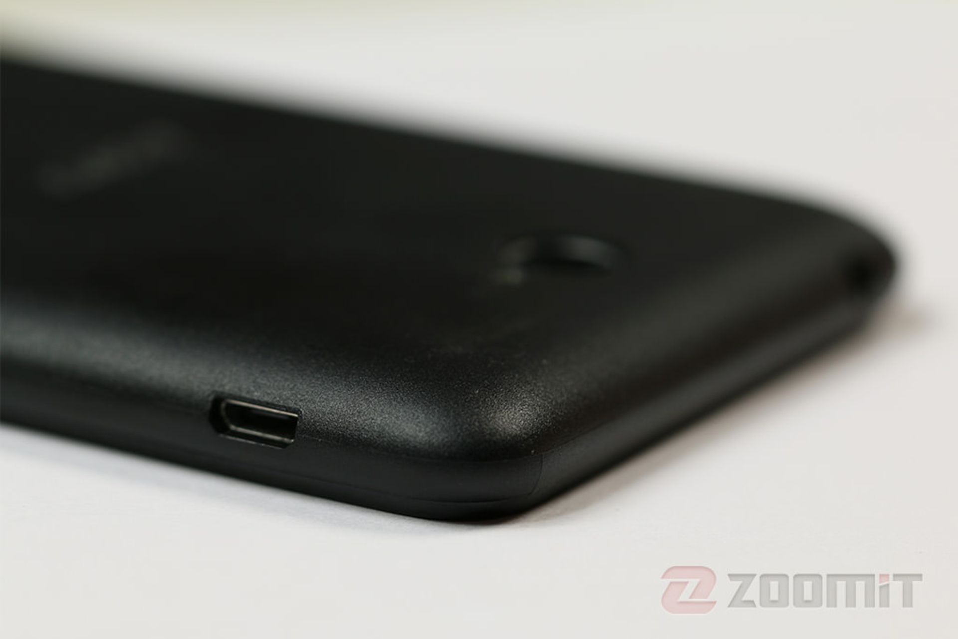 بررسی گوشی اکسپریا E4 سونی