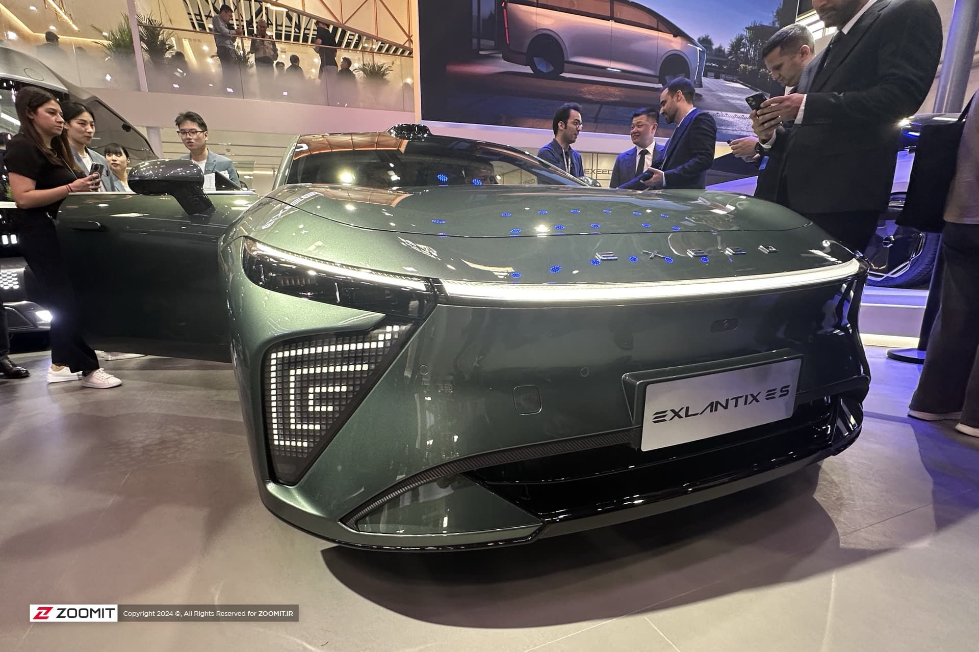 خودرو اکسید EXLANTiX ES از نمای جلو