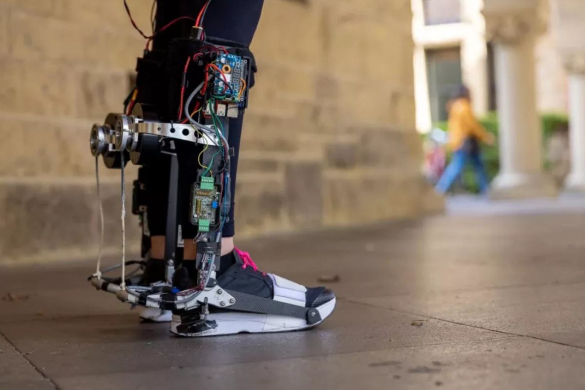 اسکلت رباتی دانشگاه استنفورد