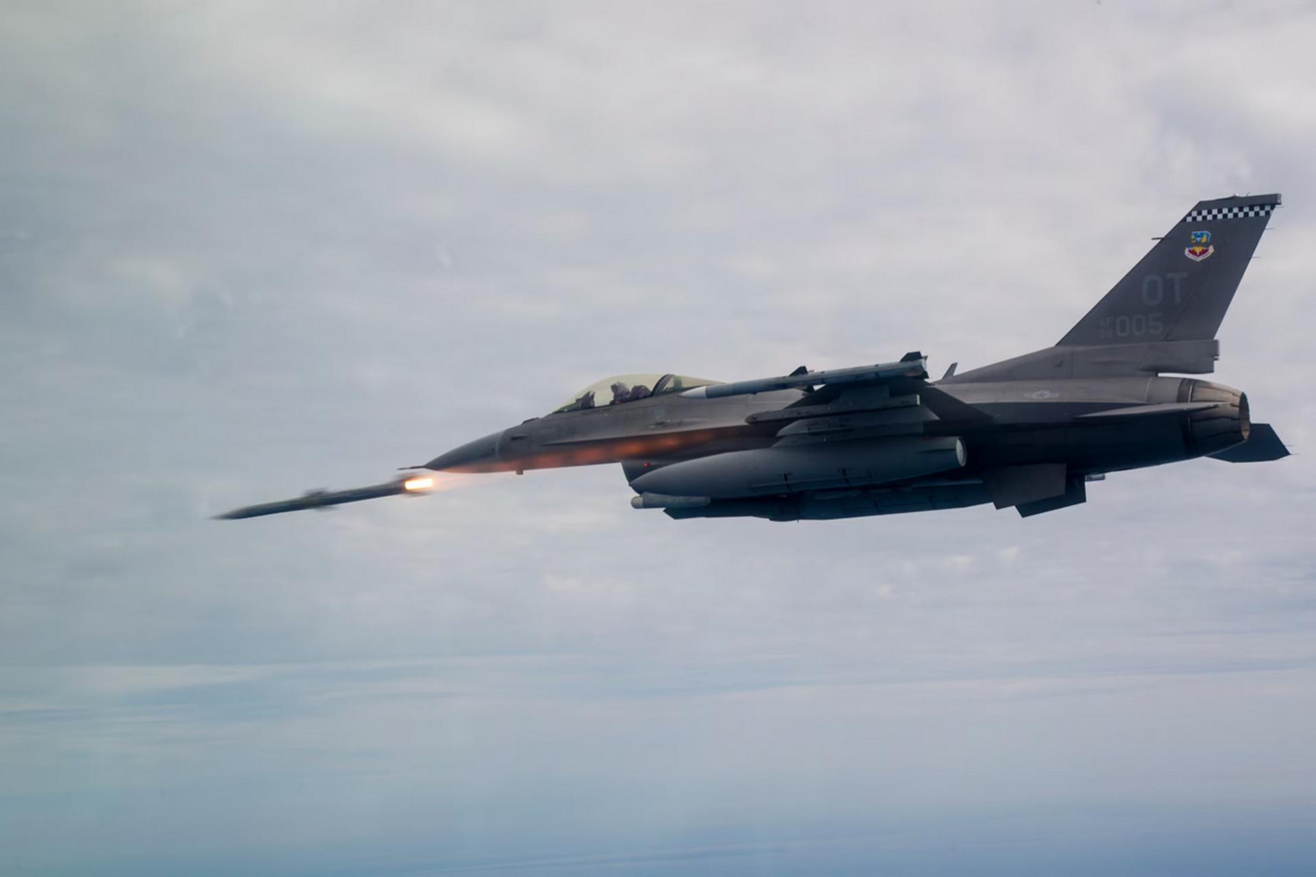 هواپیمای جنگنده F 16