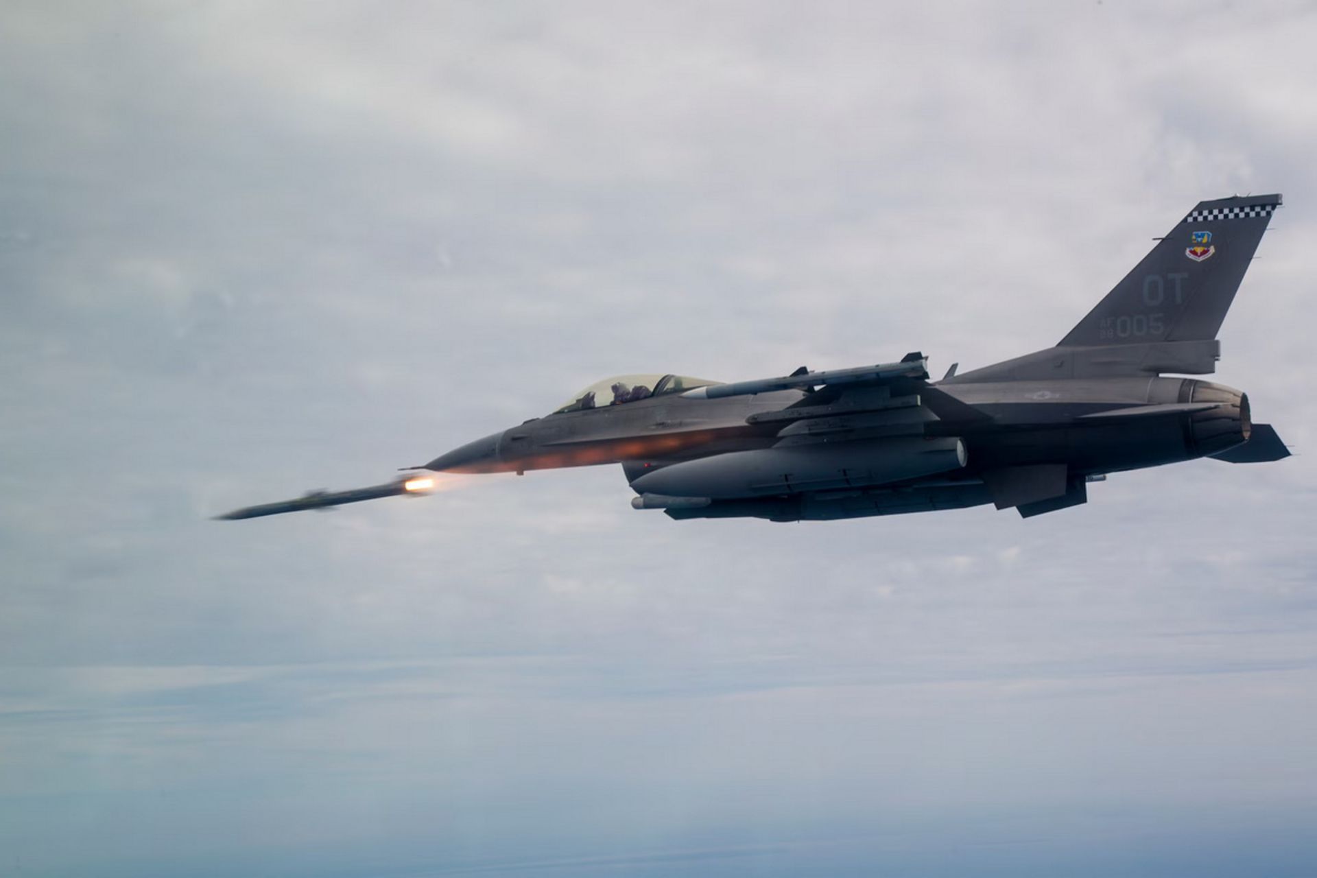 هواپیمای جنگنده F 16