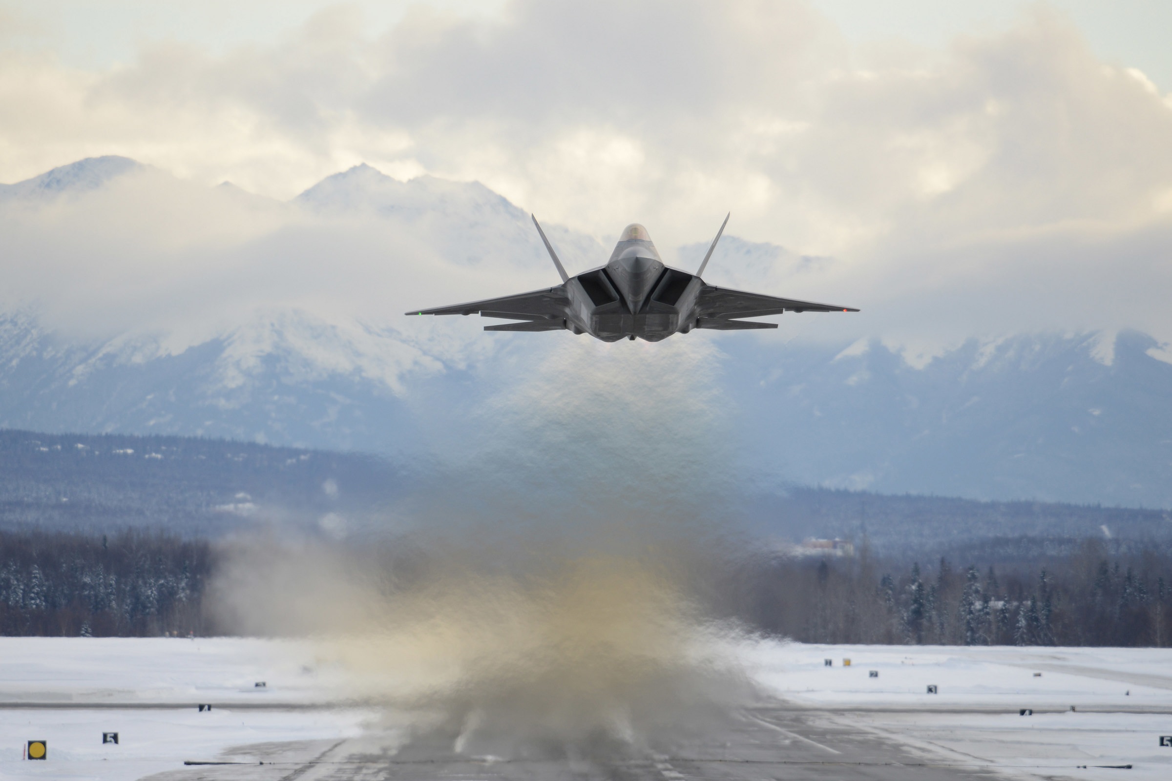 f 22 fighter jet takes off us military base 63ee7d9bc443b1e7243bb447