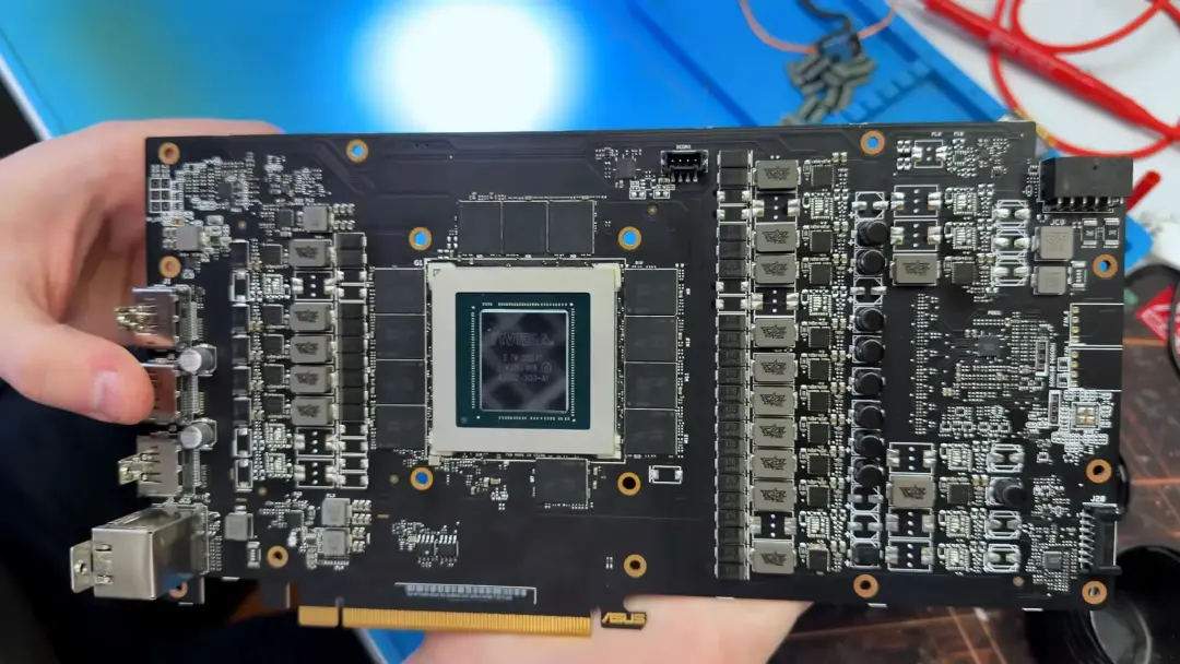 برد مدار چاپی کارت گرافیک تقلبی NVIDIA RTX 4090 با تراشه مرکزی