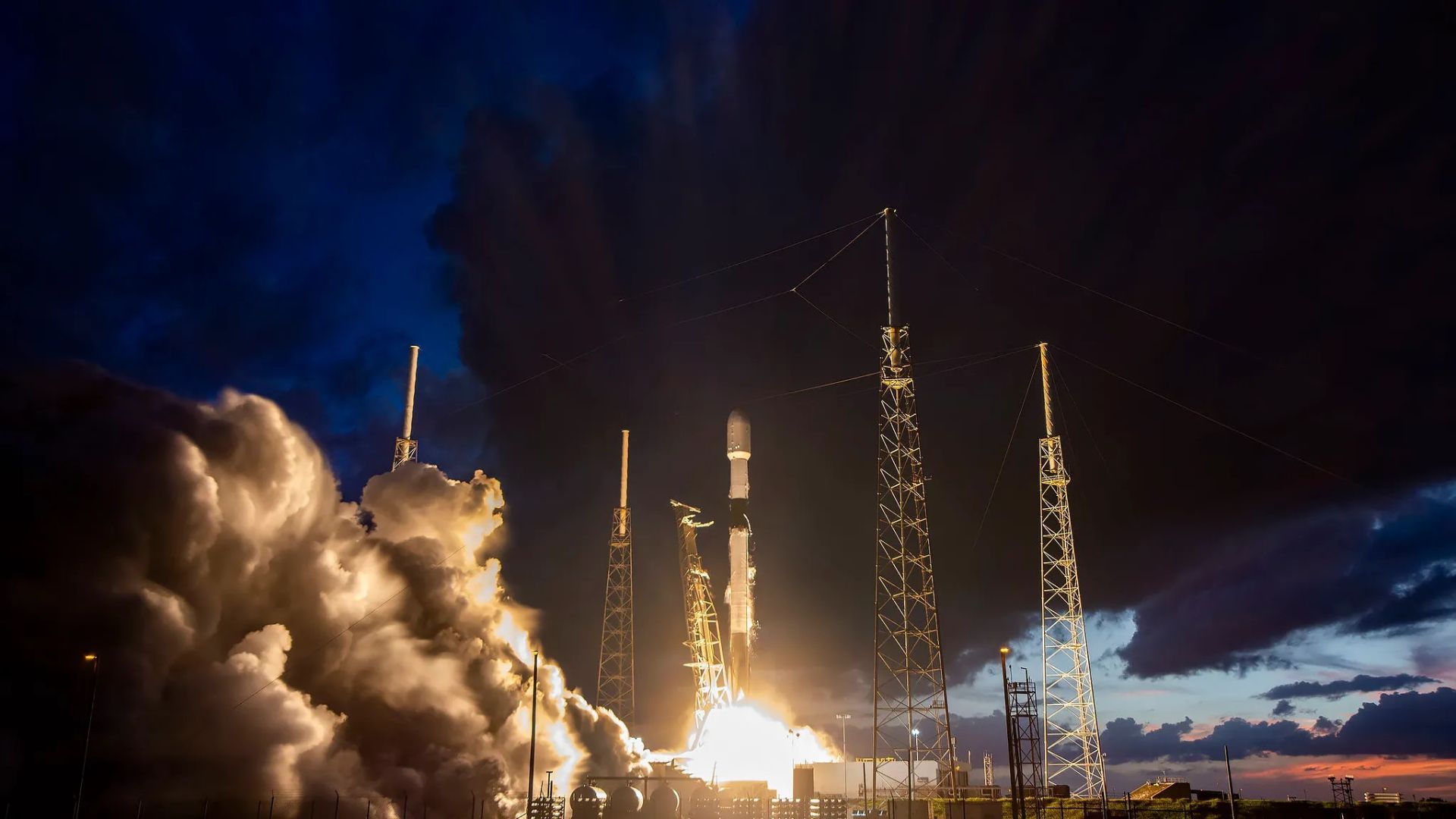 پرتاب موشک فالکون ۹ اسپیس ایکس