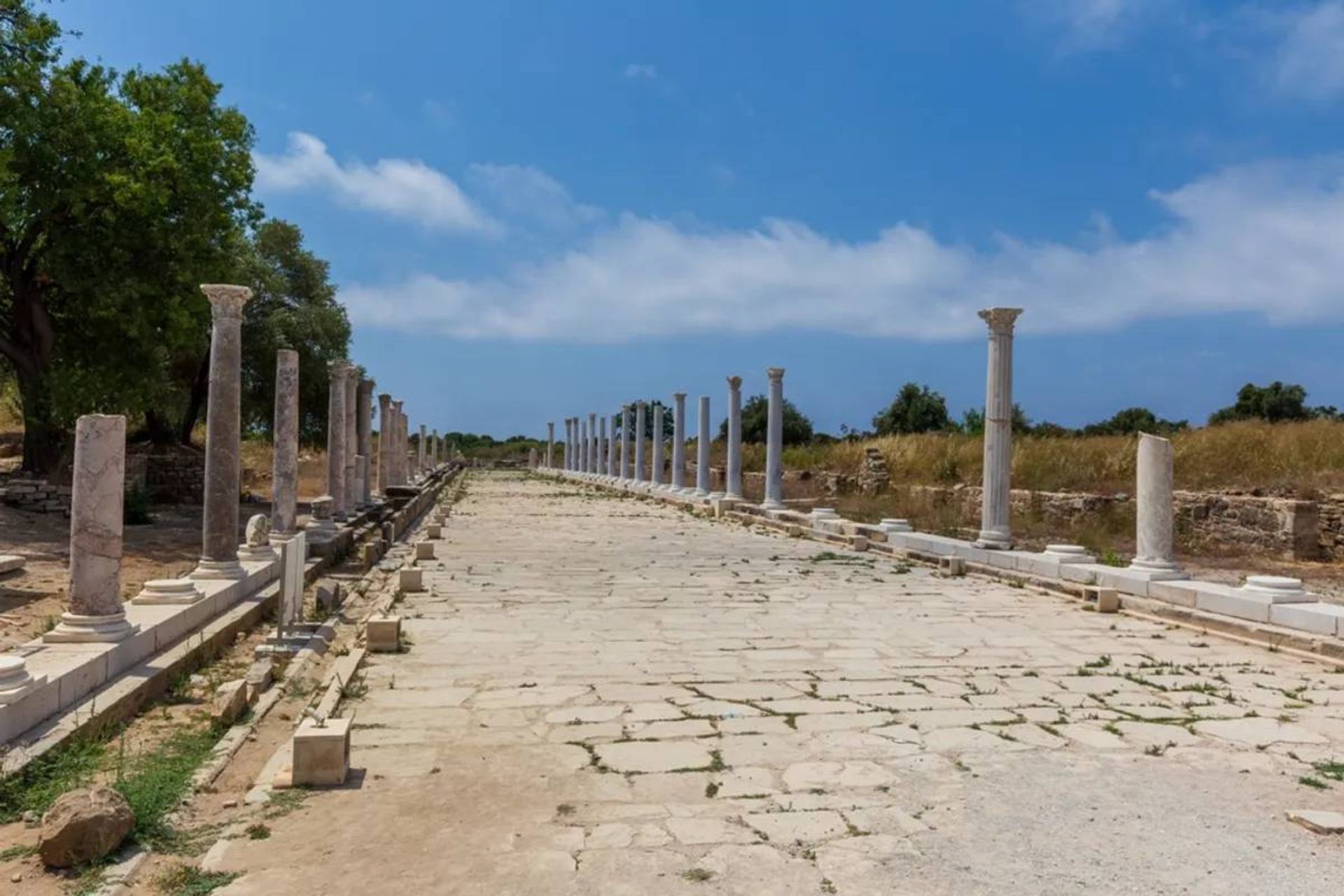 بقایای بناهای روم باستان