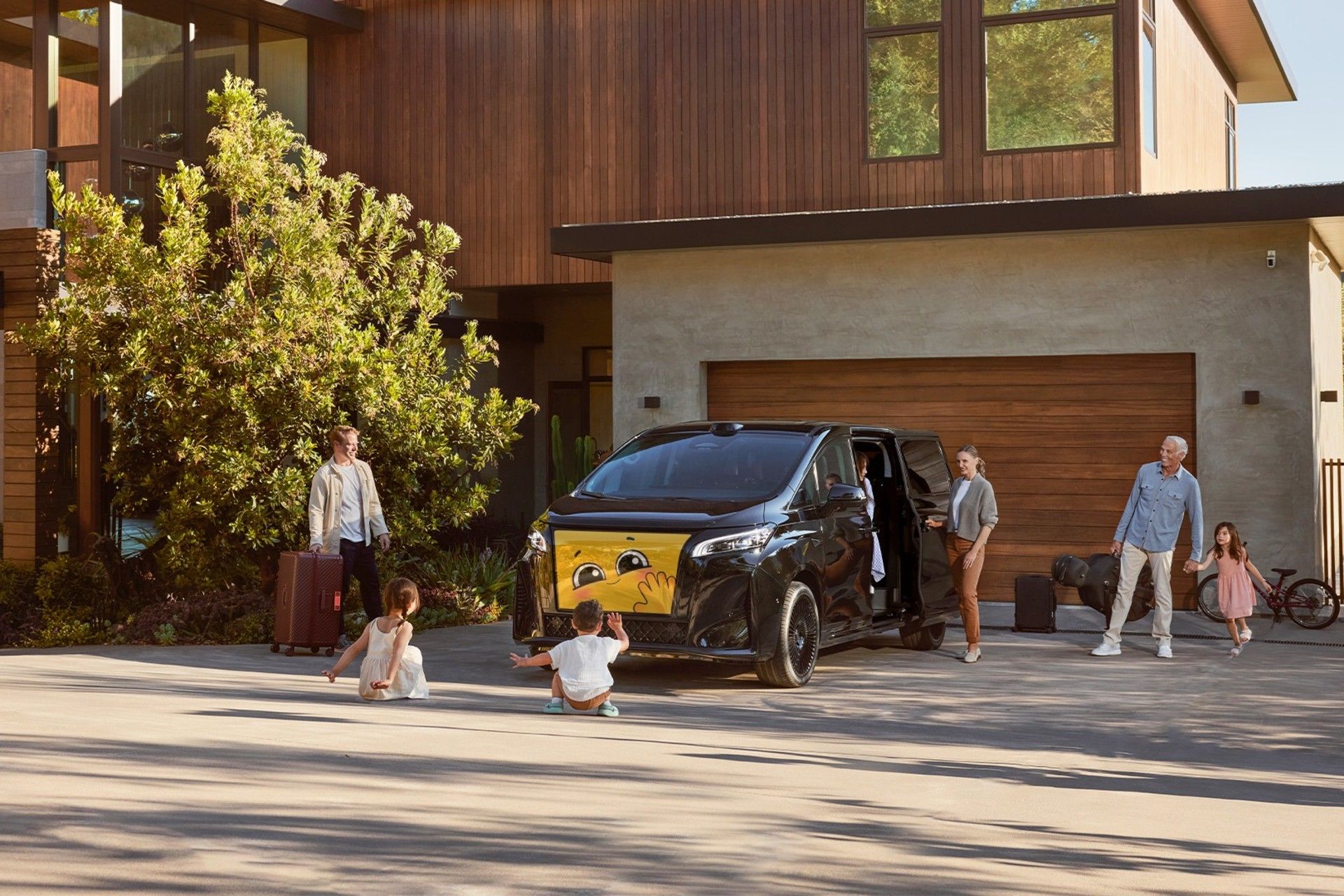 خانواده اطراف خودرو فارادی فیوچر سوپر وان