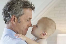 خطرات پدر شدن در سنین بالا چیست؟